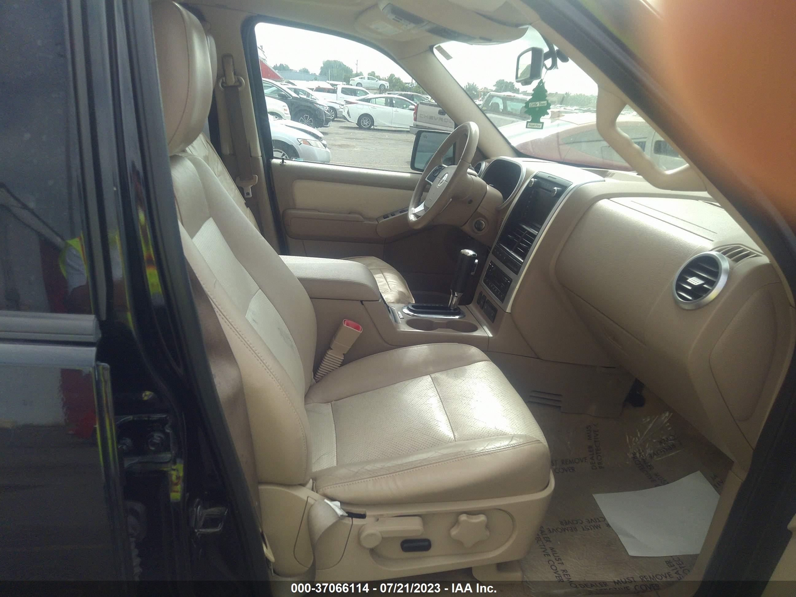 Photo 4 VIN: 4M2EN4JE3AUJ02227 - MERCURY MOUNTAINEER 