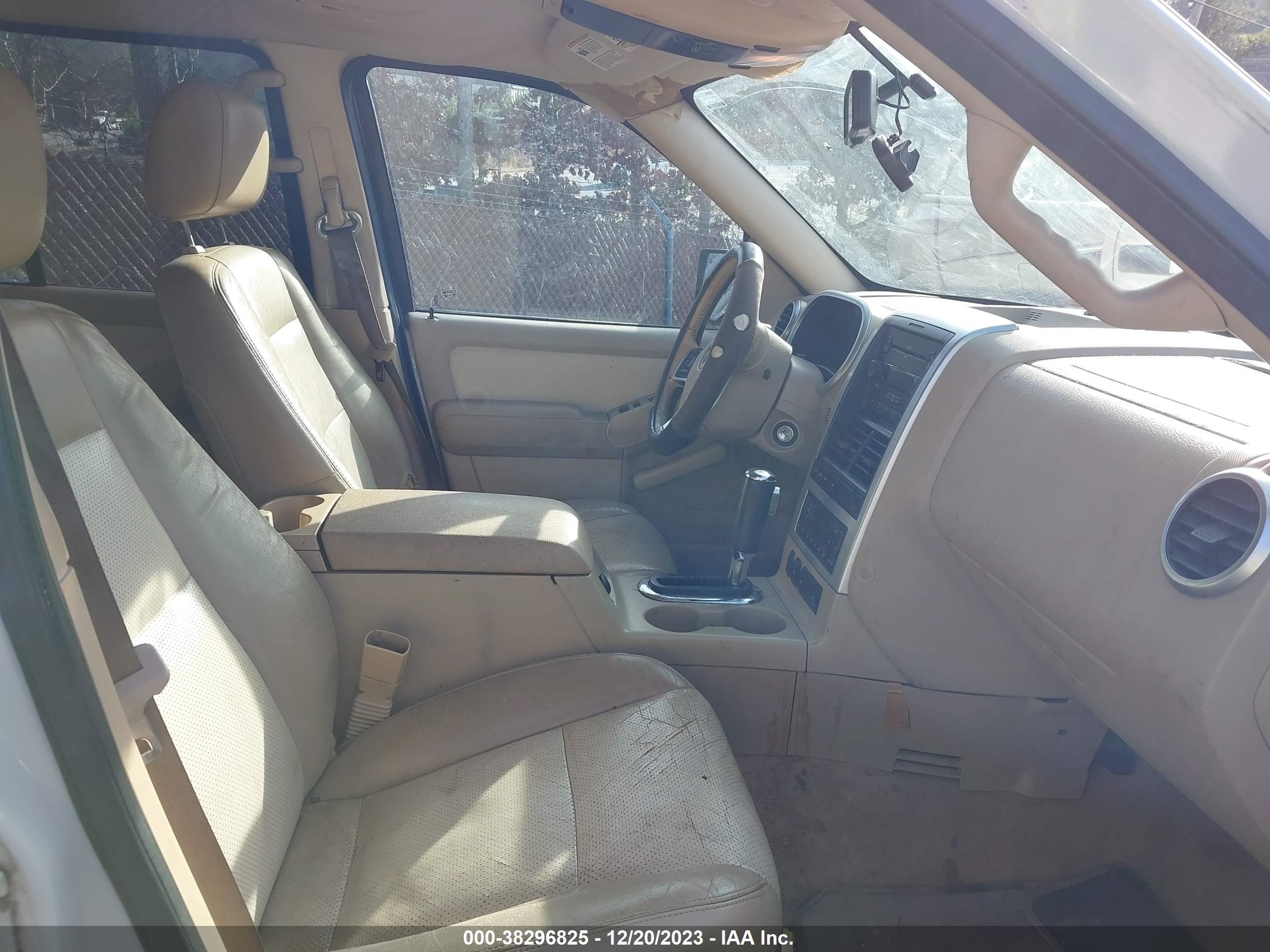 Photo 4 VIN: 4M2EU37E46ZJ03482 - MERCURY MOUNTAINEER 