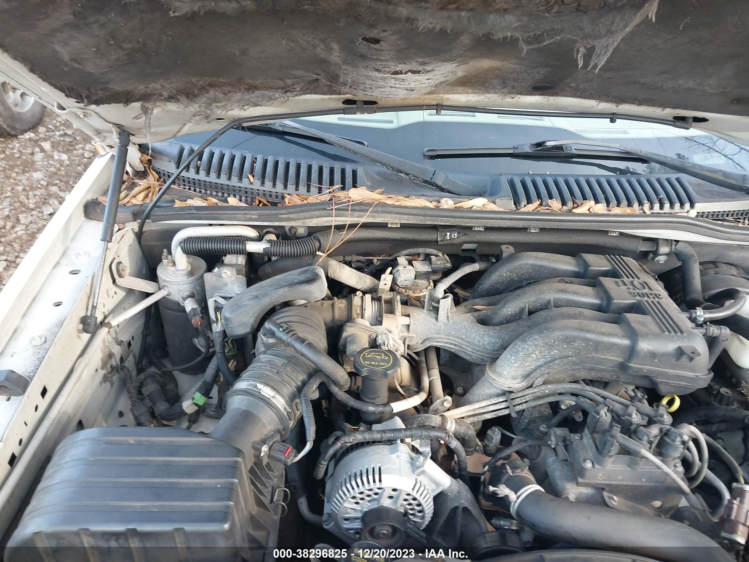 Photo 9 VIN: 4M2EU37E46ZJ03482 - MERCURY MOUNTAINEER 