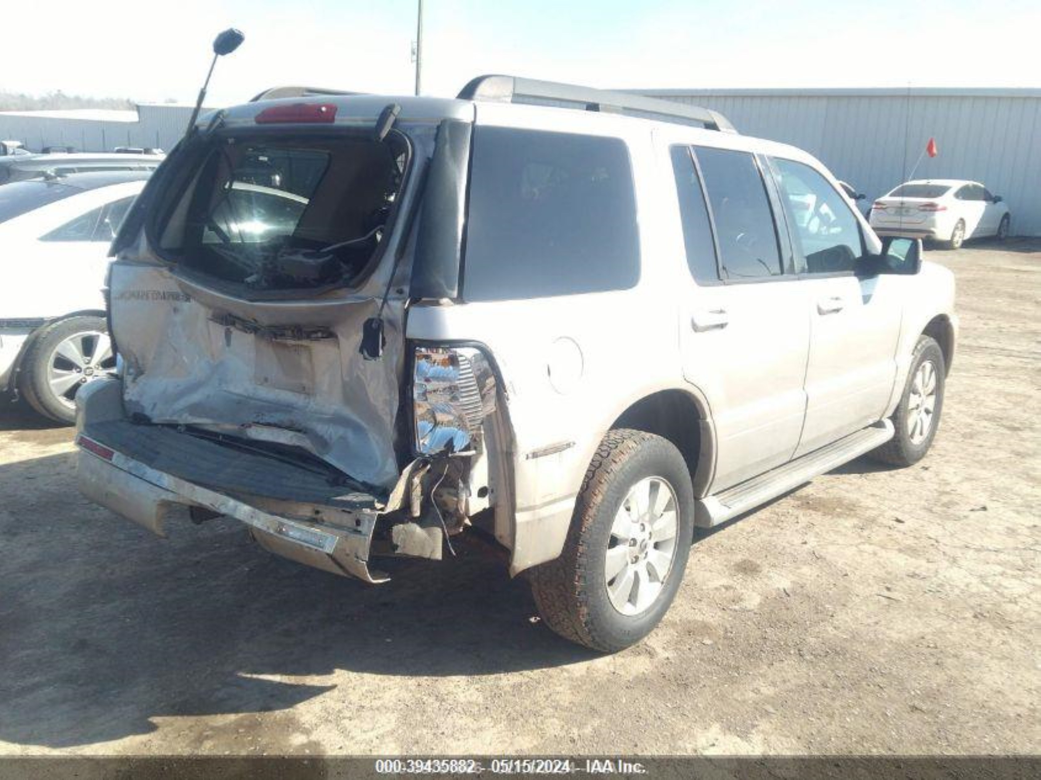 Photo 4 VIN: 4M2EU37E66UJ18465 - MERCURY MOUNTAINEER 