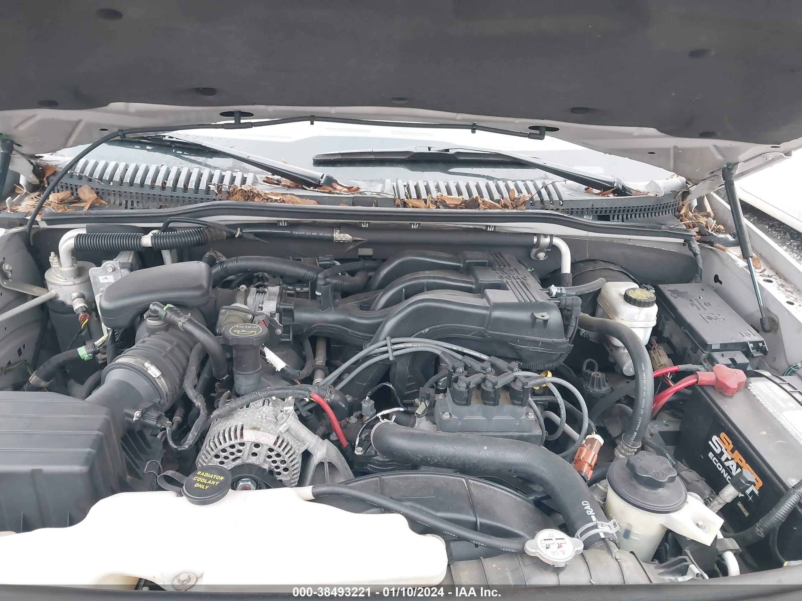 Photo 9 VIN: 4M2EU37EX8UJ11120 - MERCURY MOUNTAINEER 