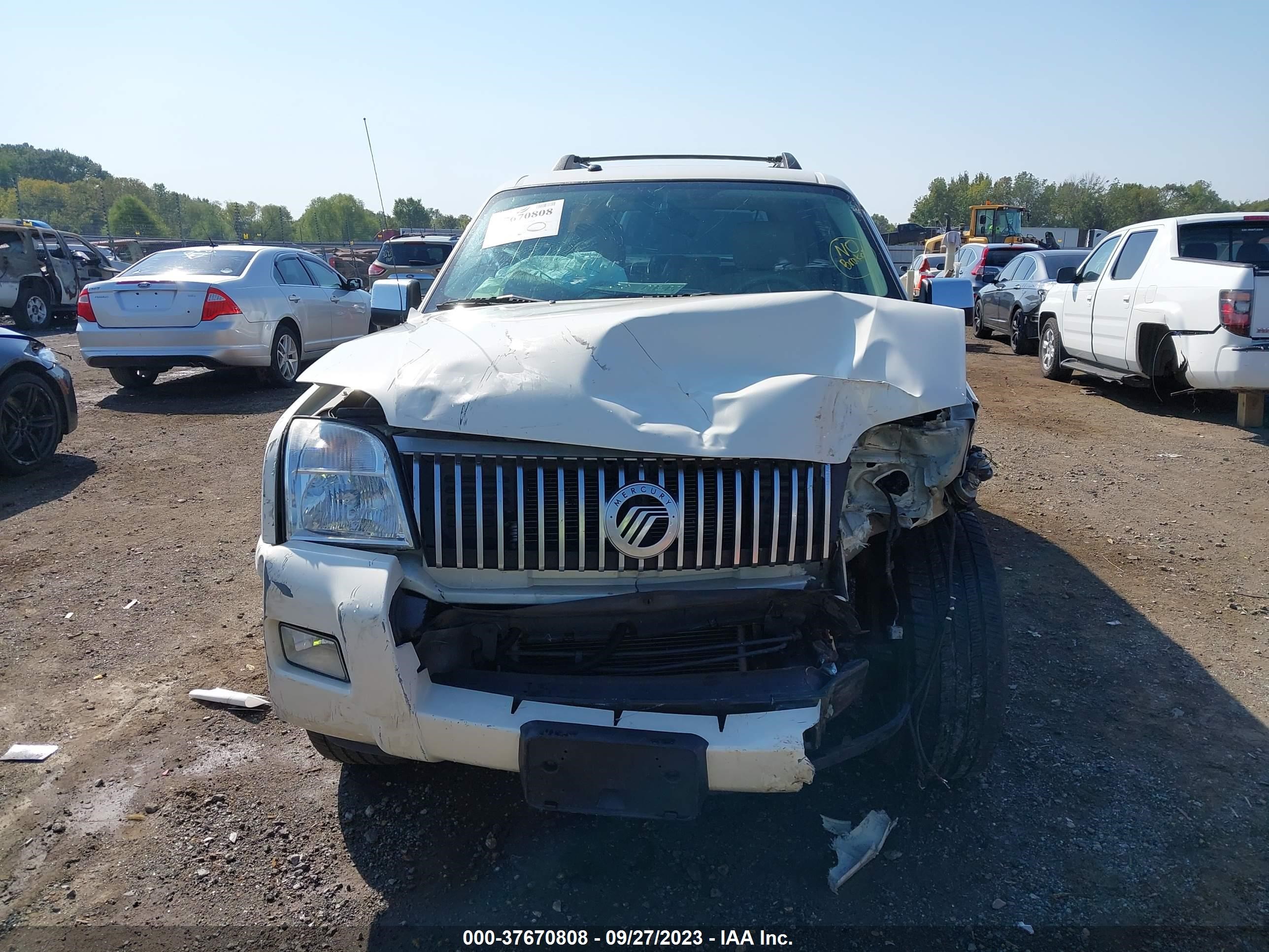 Photo 11 VIN: 4M2EU38E77UJ14781 - MERCURY MOUNTAINEER 