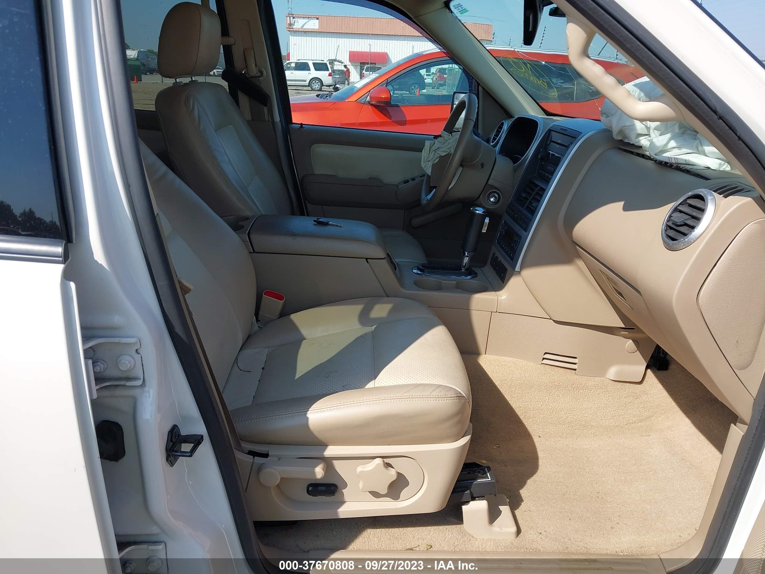 Photo 4 VIN: 4M2EU38E77UJ14781 - MERCURY MOUNTAINEER 