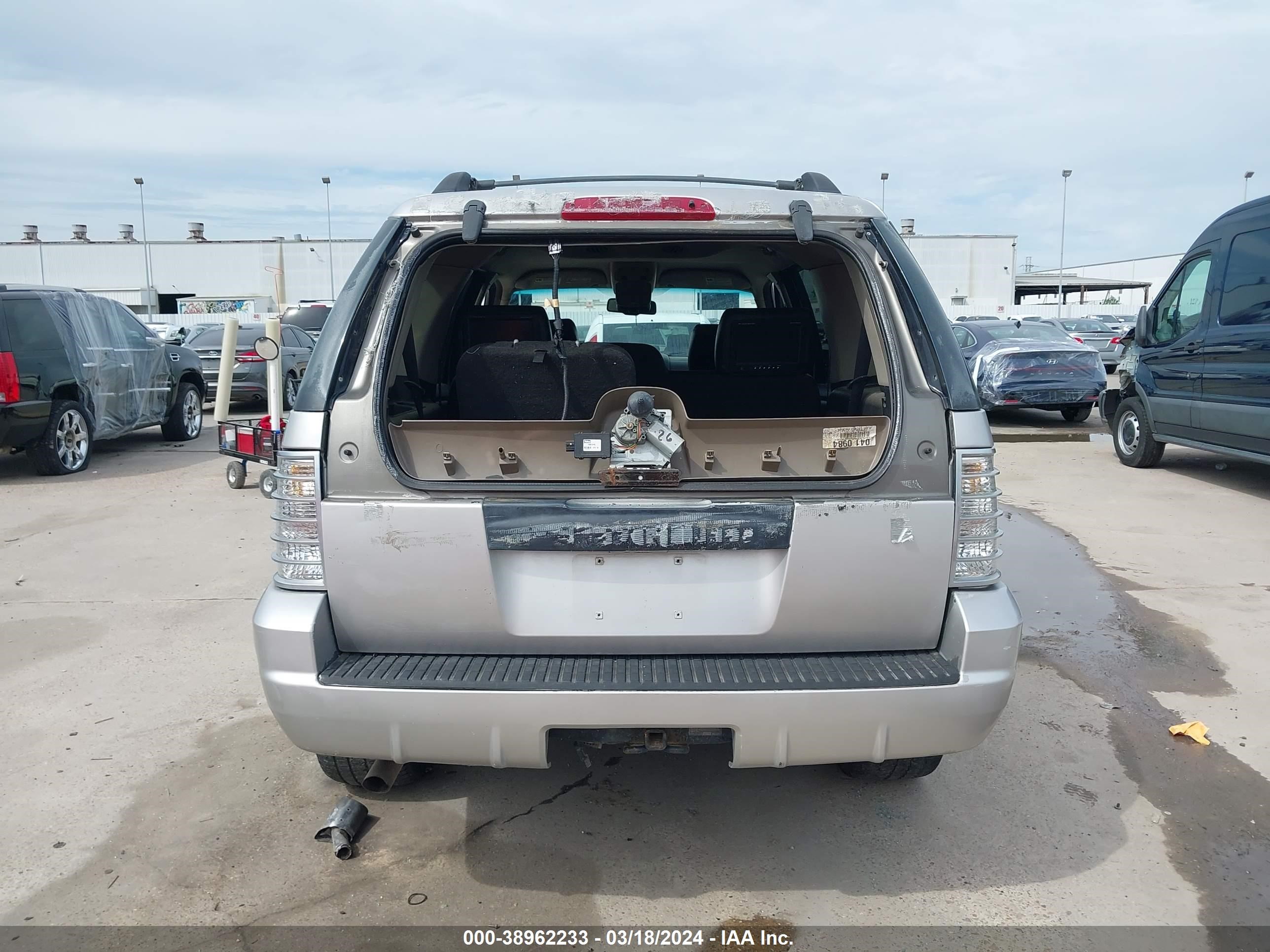 Photo 16 VIN: 4M2EU47E38UJ09148 - MERCURY MOUNTAINEER 