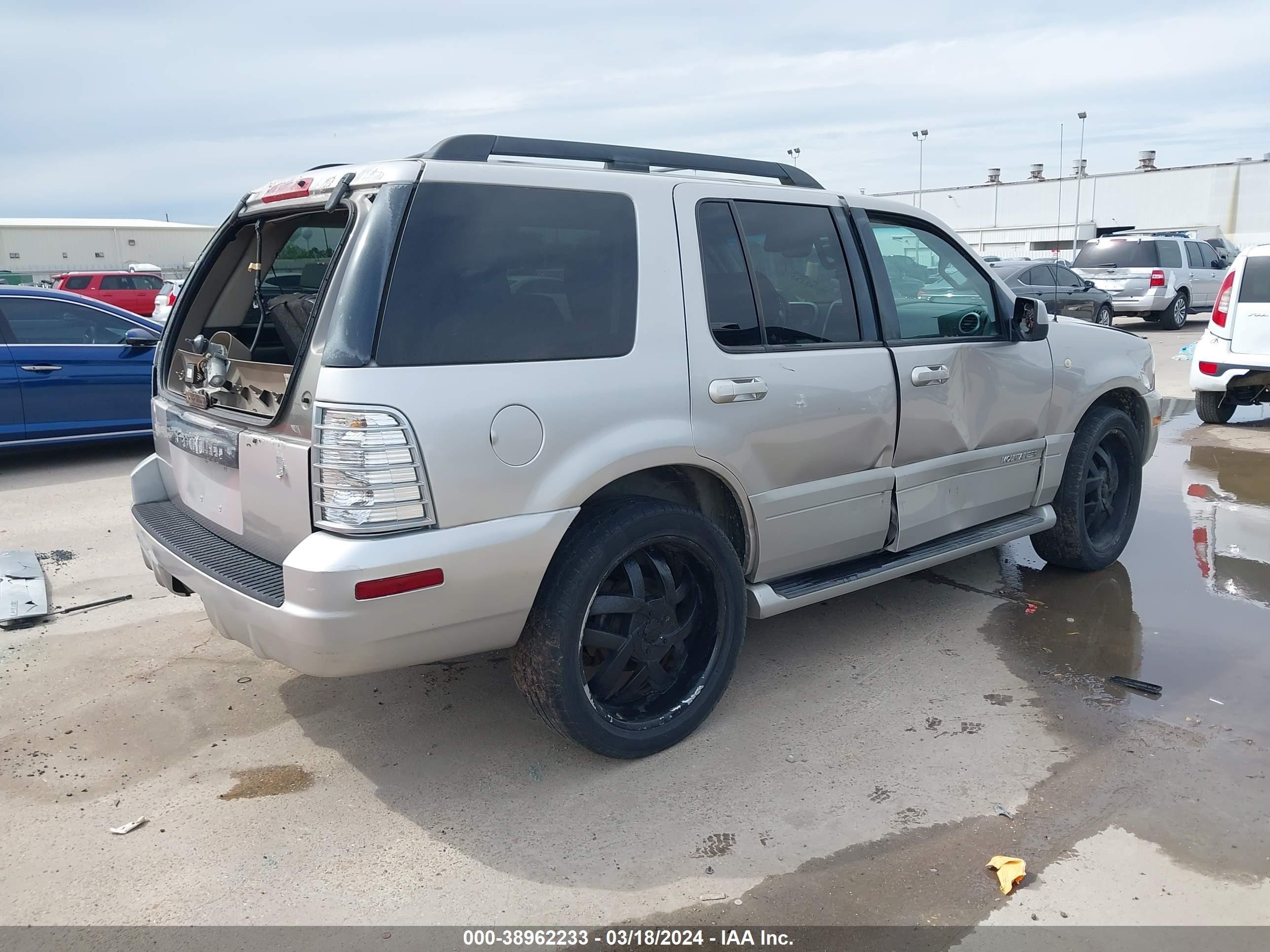 Photo 3 VIN: 4M2EU47E38UJ09148 - MERCURY MOUNTAINEER 