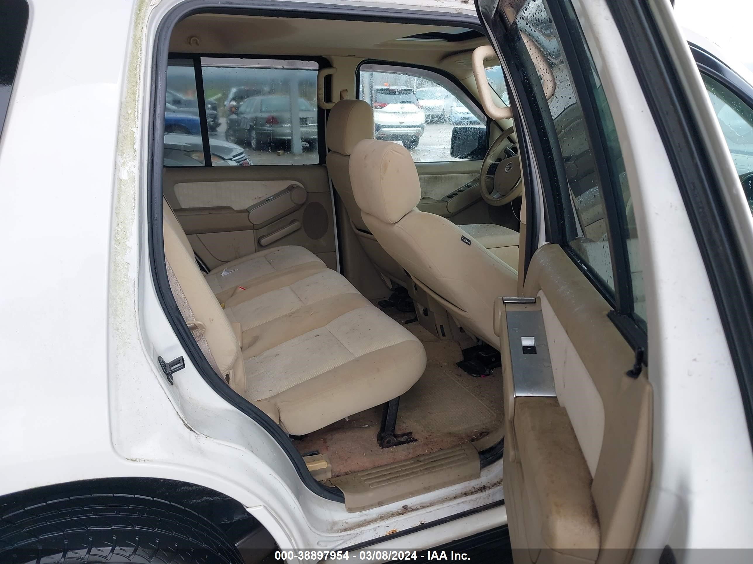 Photo 7 VIN: 4M2EU47E48UJ13841 - MERCURY MOUNTAINEER 