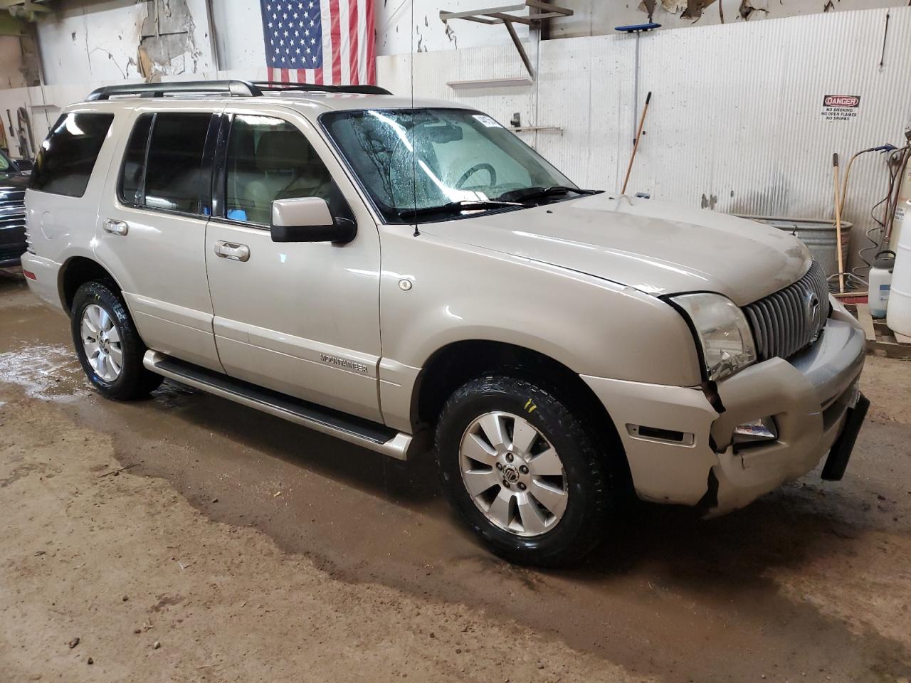 Photo 3 VIN: 4M2EU47E67UJ05755 - MERCURY MOUNTAINEER 