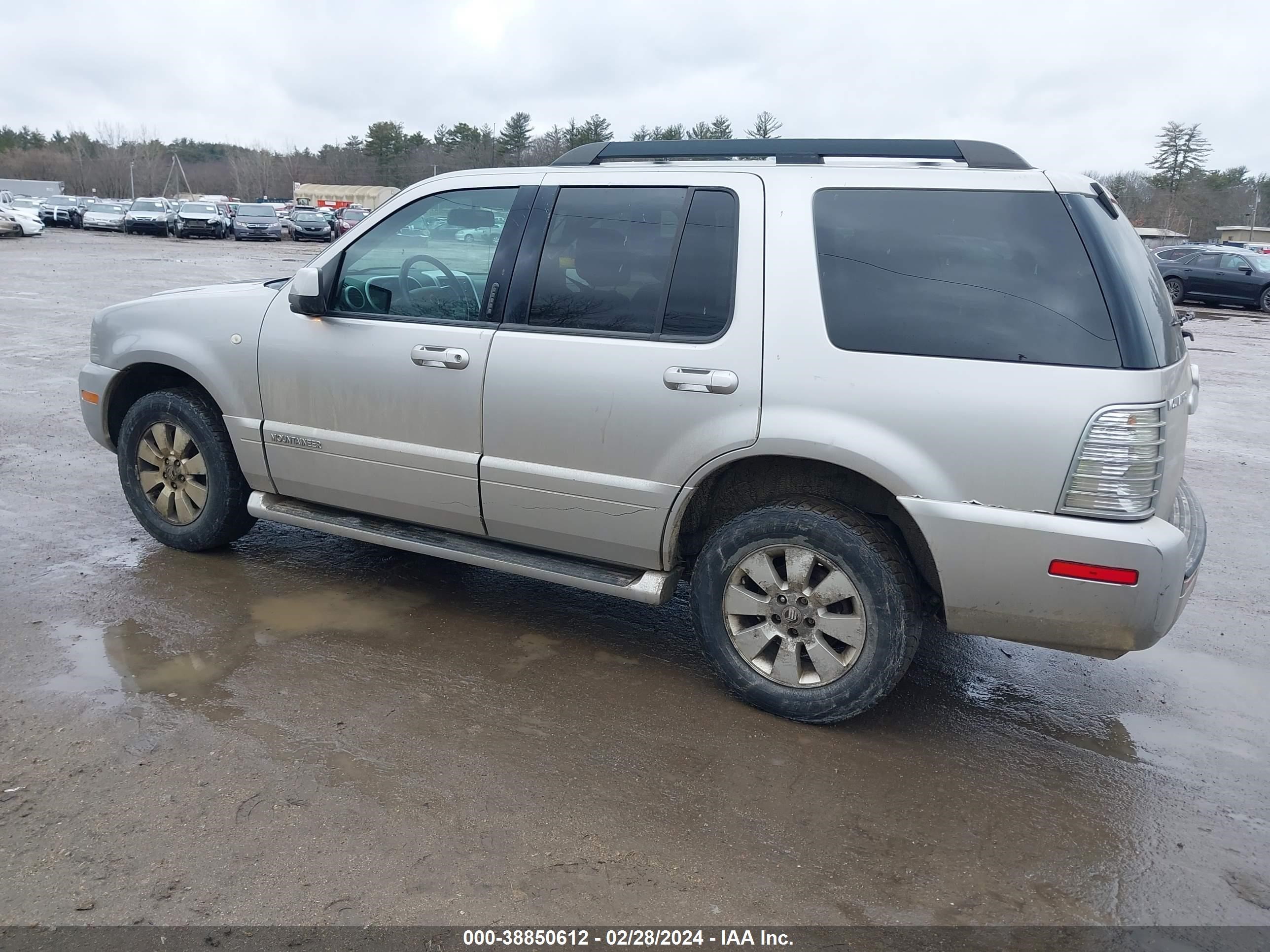 Photo 2 VIN: 4M2EU47E78UJ00257 - MERCURY MOUNTAINEER 