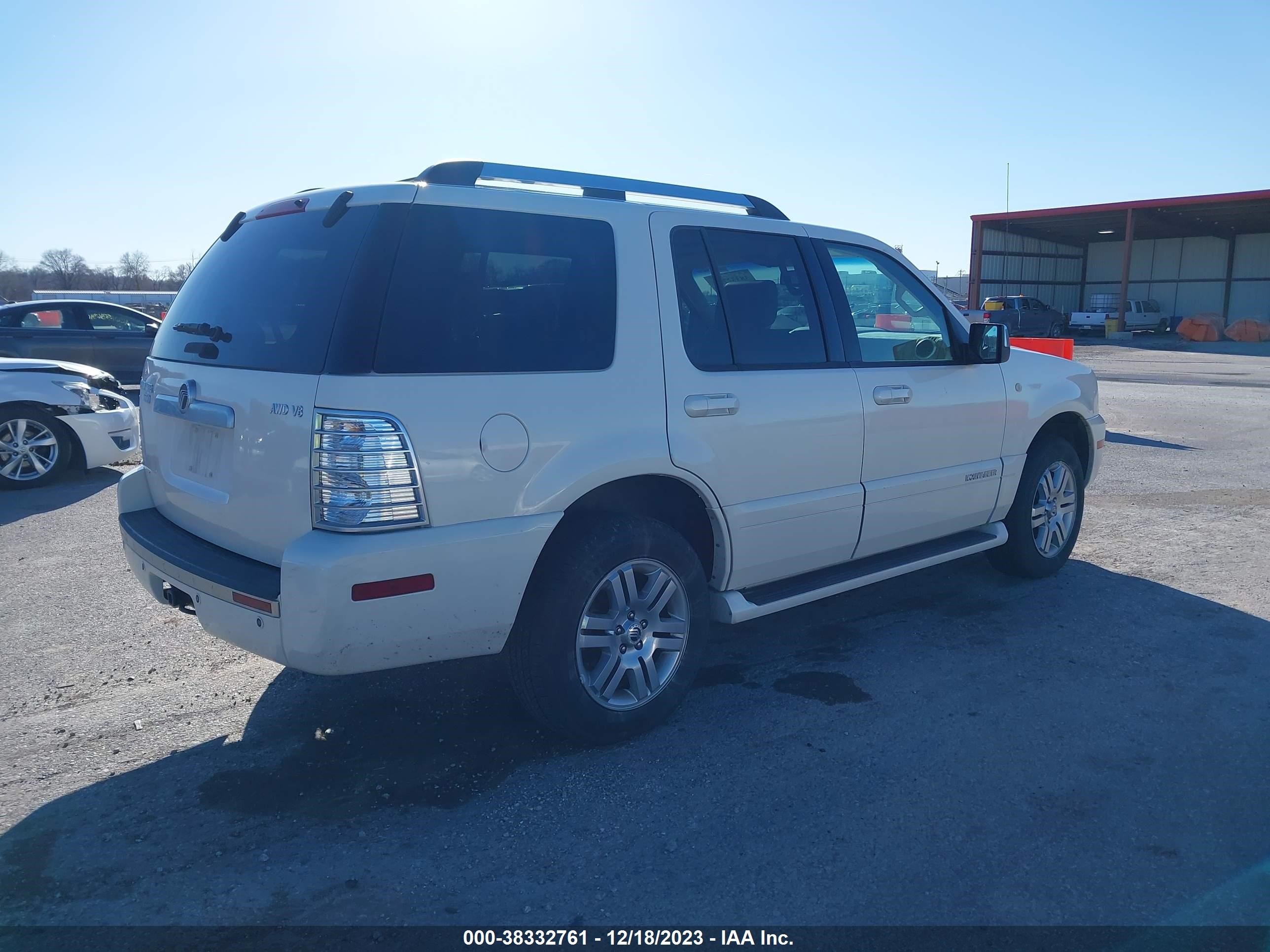 Photo 3 VIN: 4M2EU48807UJ05470 - MERCURY MOUNTAINEER 