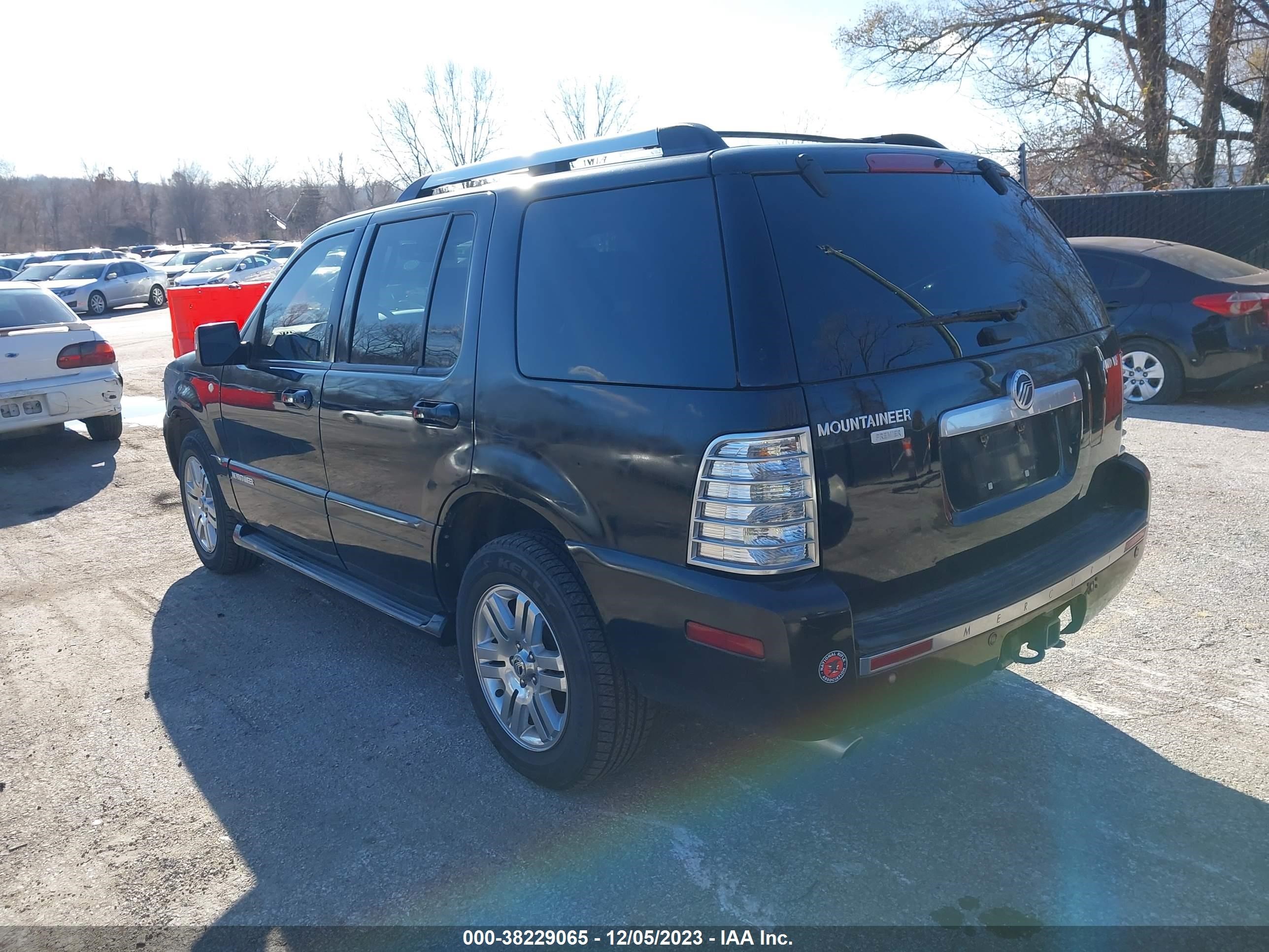 Photo 2 VIN: 4M2EU48807UJ15805 - MERCURY MOUNTAINEER 