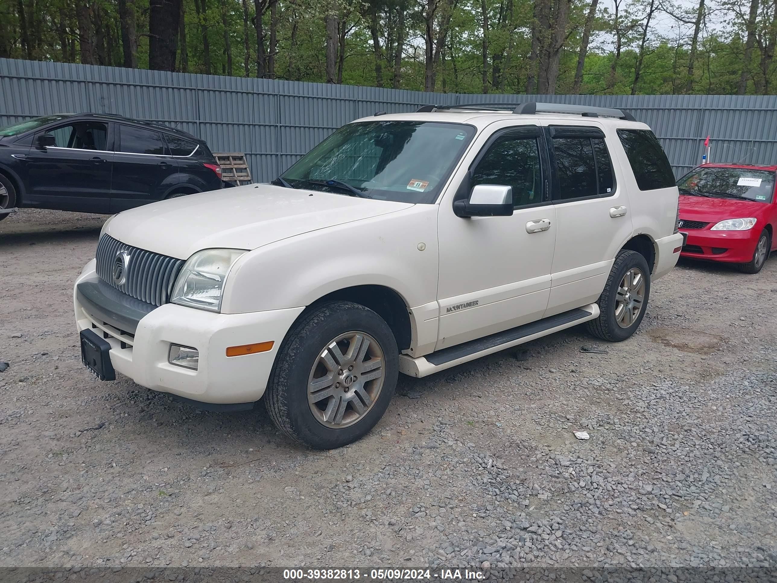 Photo 1 VIN: 4M2EU48828UJ01289 - MERCURY MOUNTAINEER 