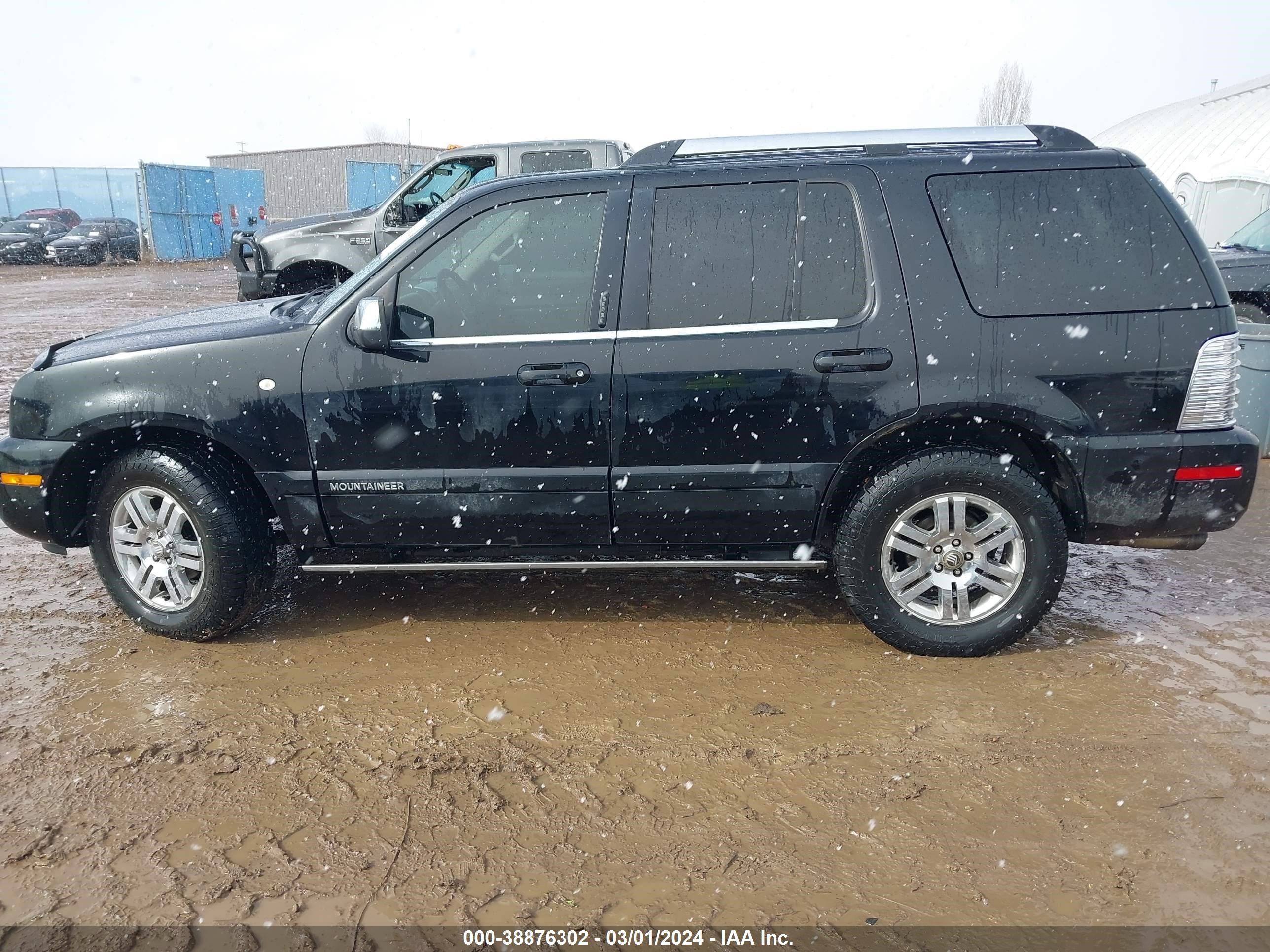 Photo 14 VIN: 4M2EU48868UJ02445 - MERCURY MOUNTAINEER 