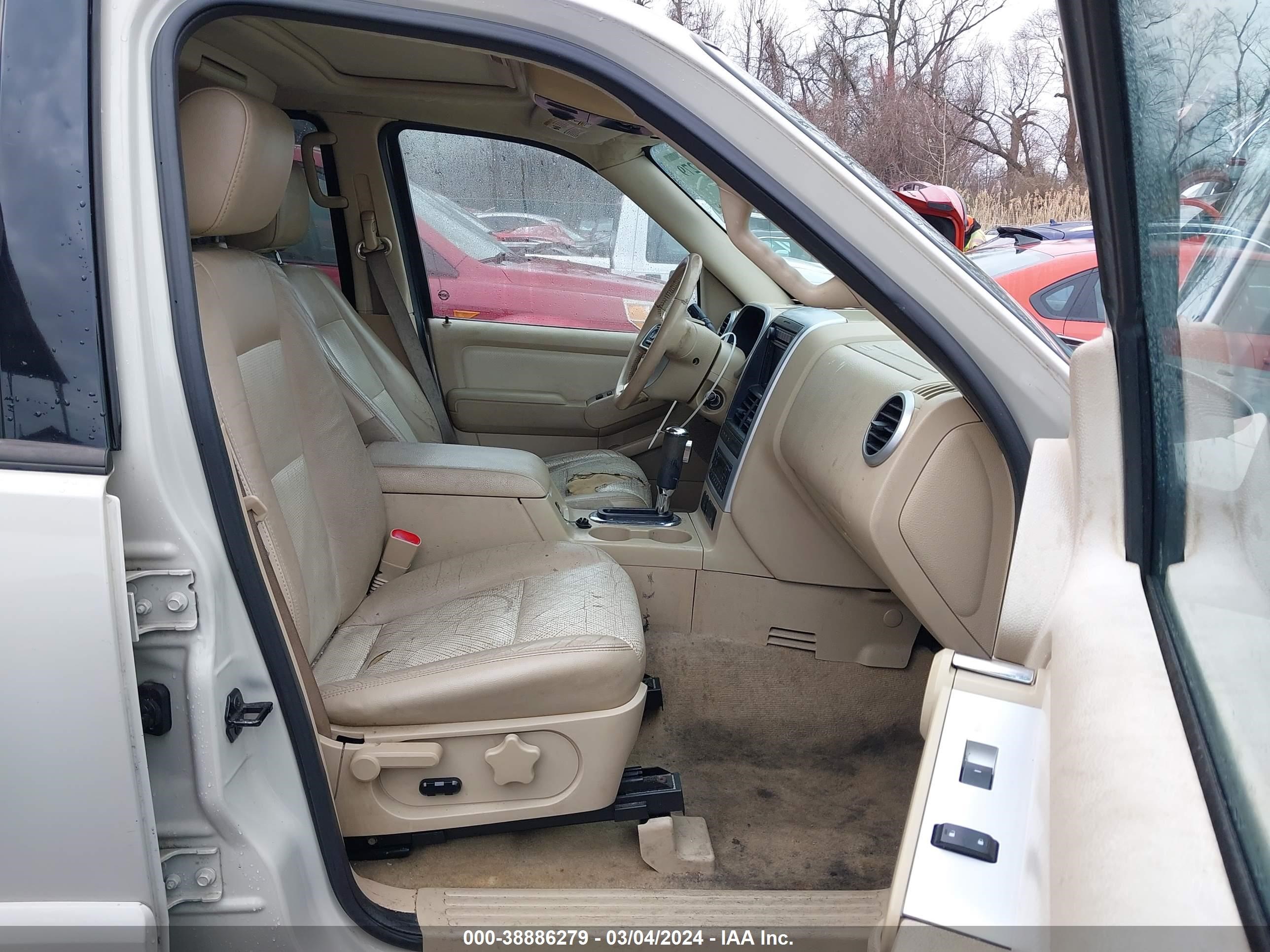 Photo 4 VIN: 4M2EU48876UJ16898 - MERCURY MOUNTAINEER 