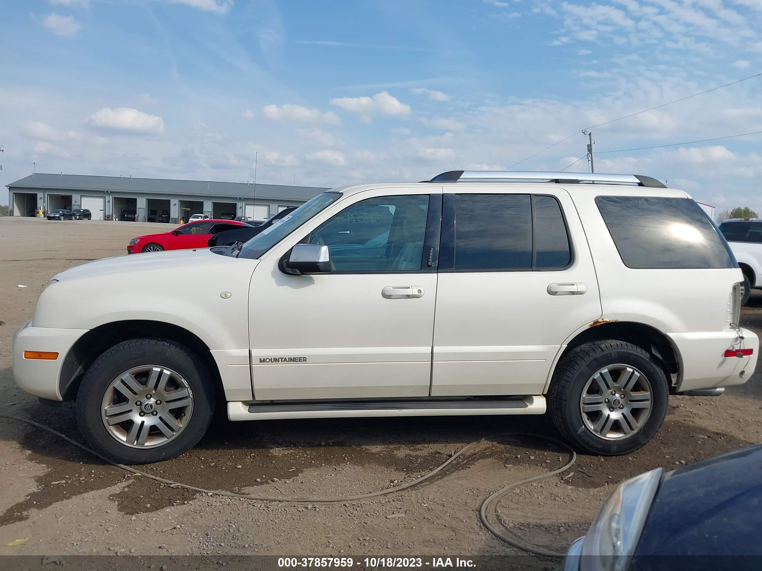 Photo 14 VIN: 4M2EU48877UJ12951 - MERCURY MOUNTAINEER 