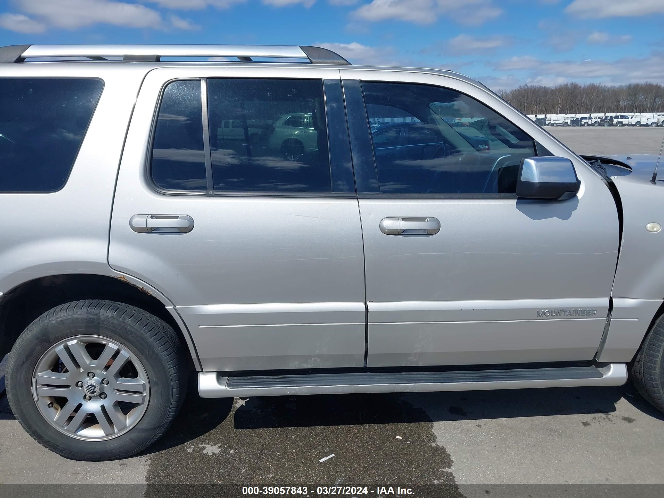 Photo 12 VIN: 4M2EU48877UJ21178 - MERCURY MOUNTAINEER 