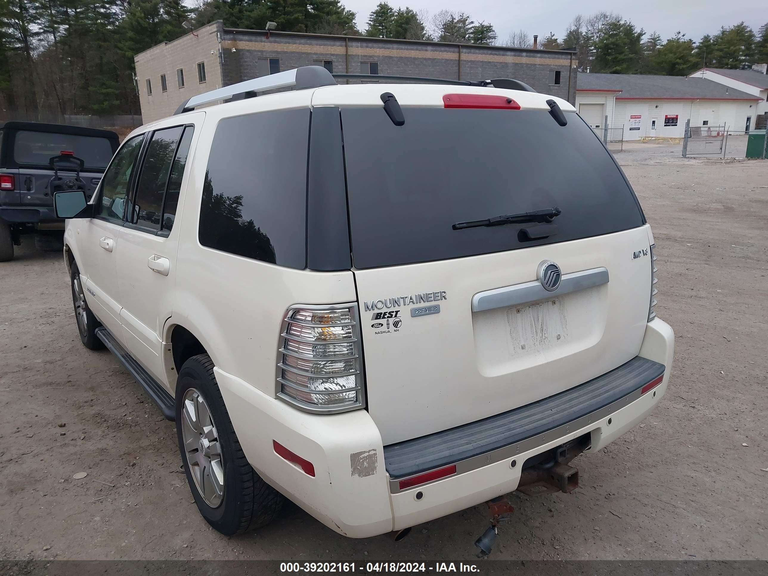 Photo 2 VIN: 4M2EU488X8UJ00388 - MERCURY MOUNTAINEER 