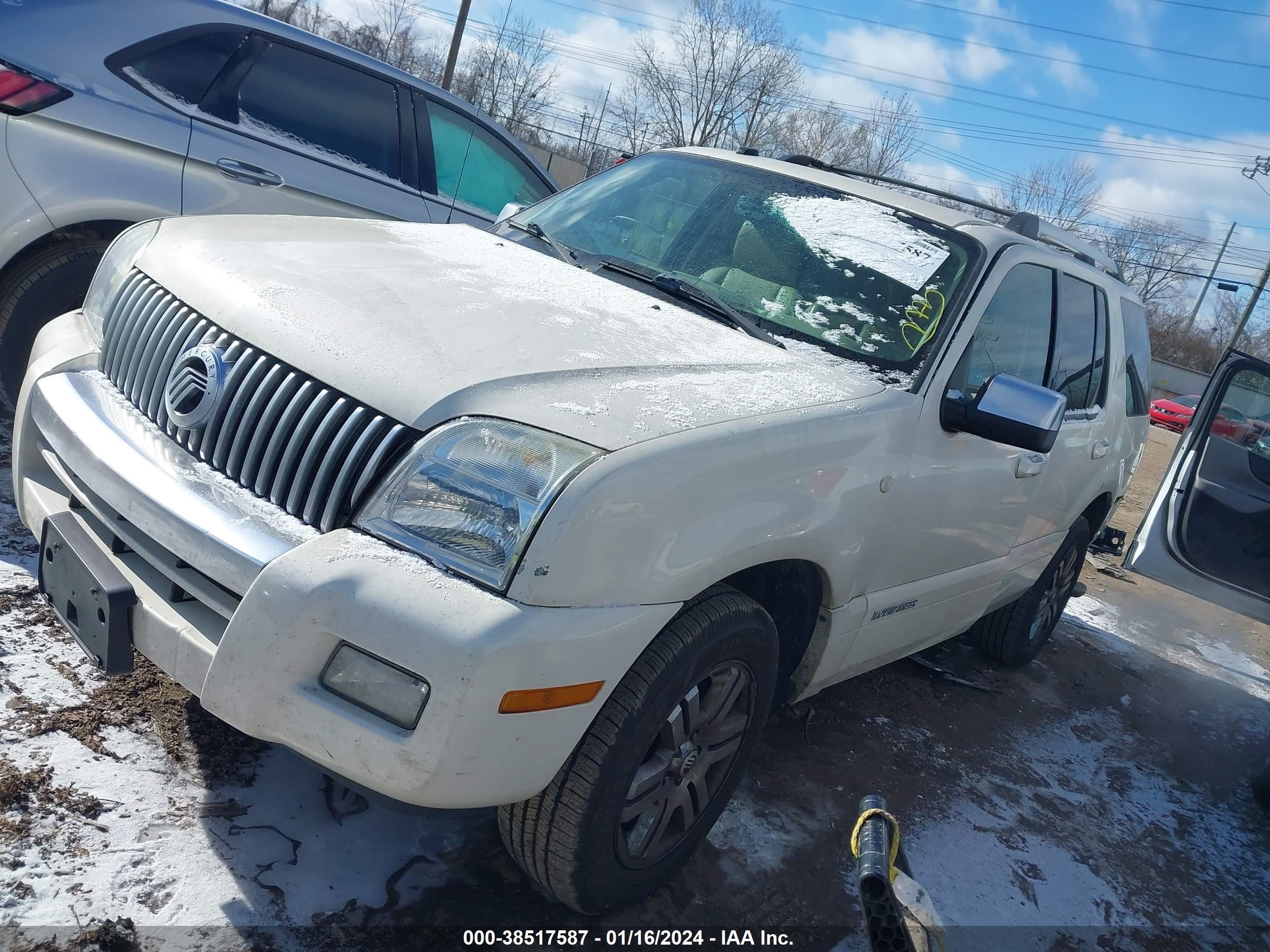 Photo 1 VIN: 4M2EU488X8UJ00939 - MERCURY MOUNTAINEER 