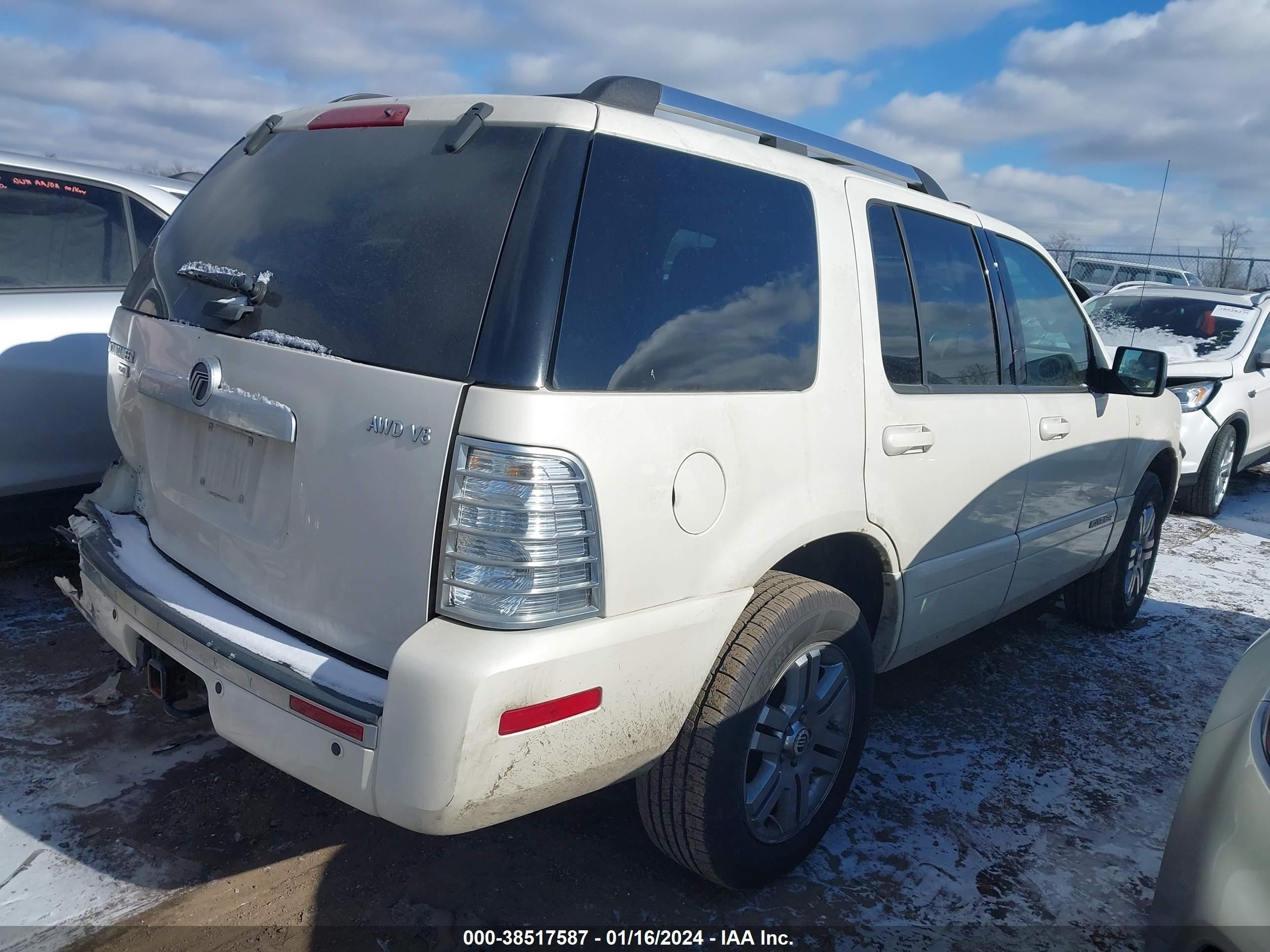 Photo 3 VIN: 4M2EU488X8UJ00939 - MERCURY MOUNTAINEER 