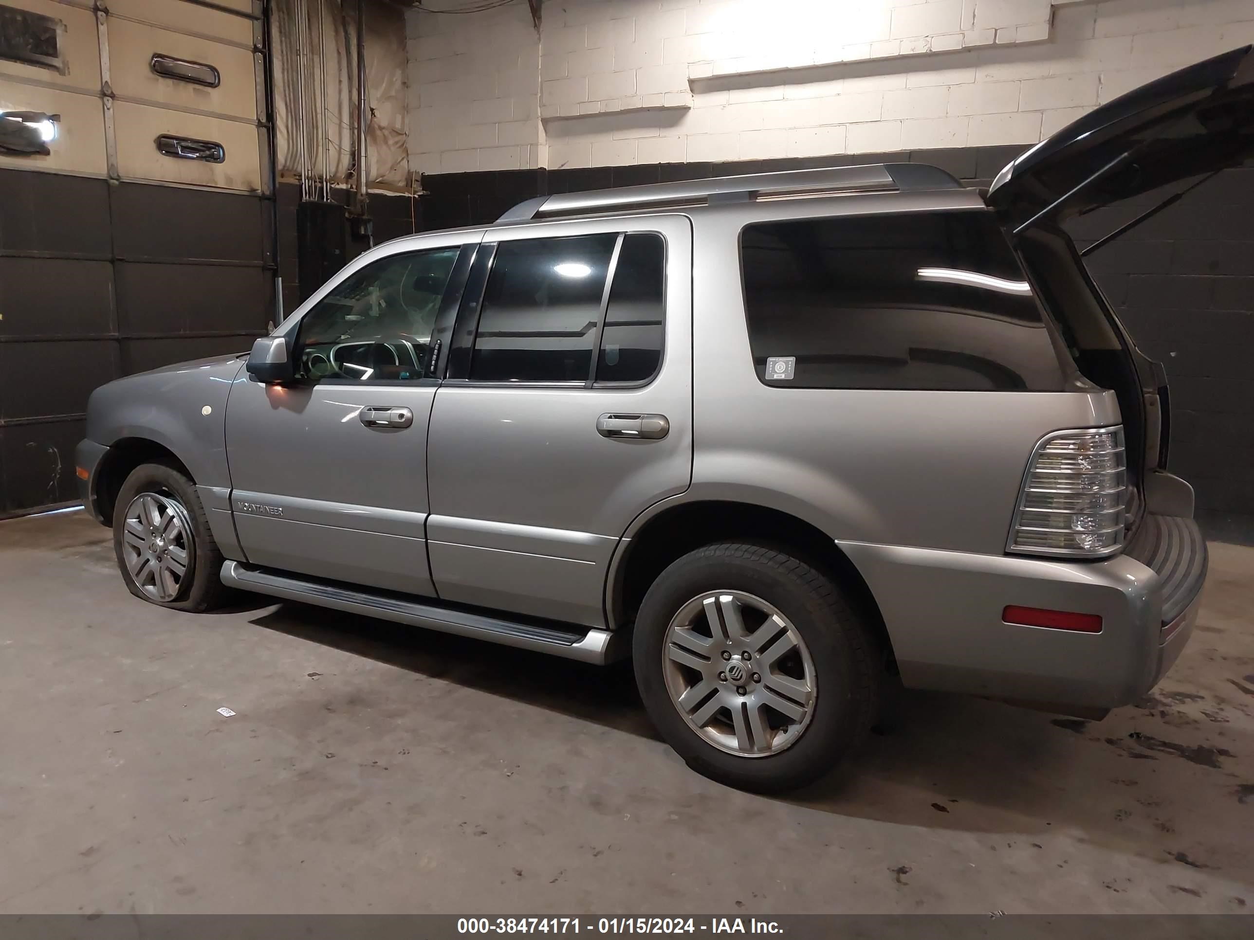 Photo 2 VIN: 4M2EU48E38UJ14381 - MERCURY MOUNTAINEER 