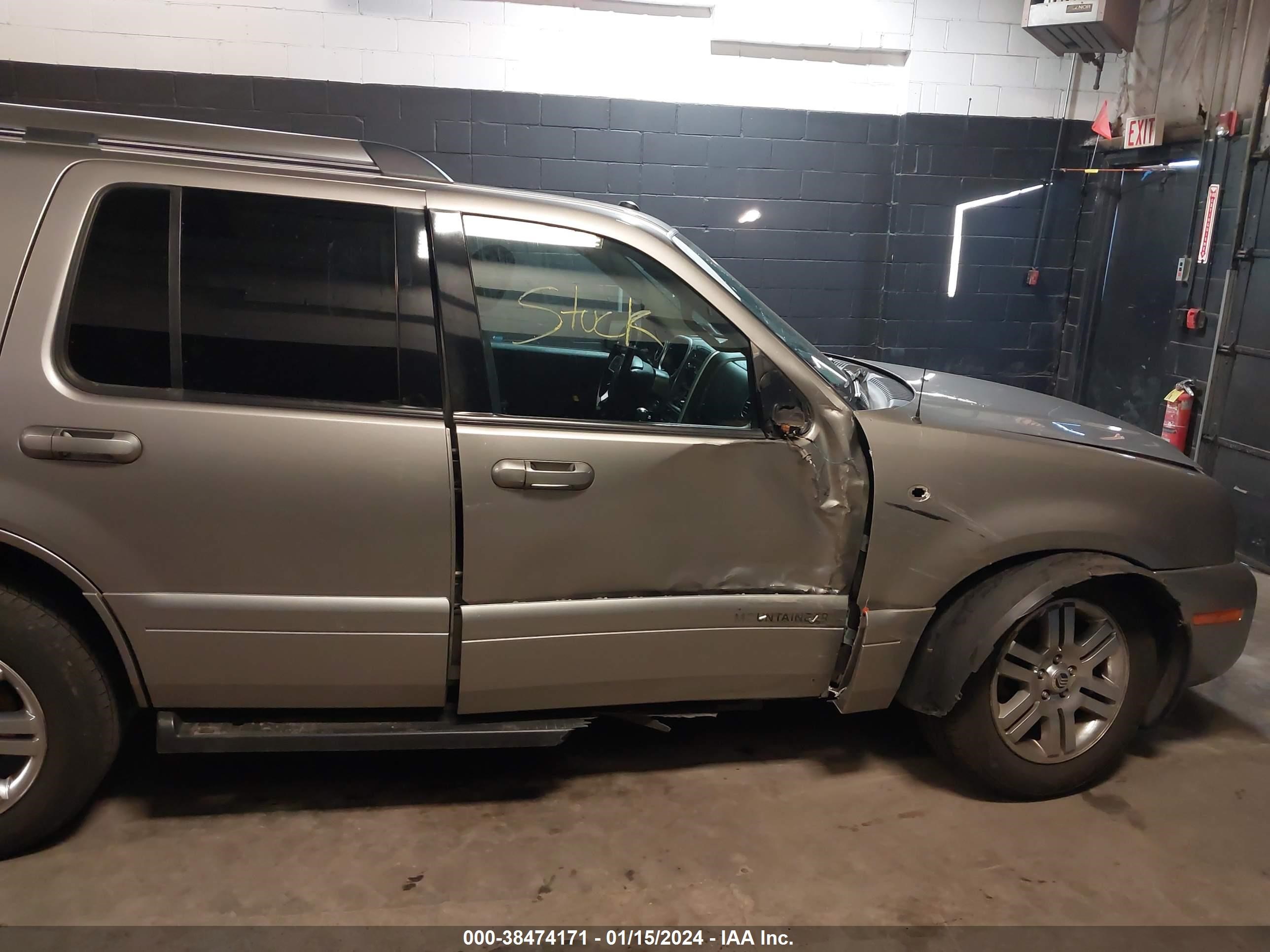 Photo 5 VIN: 4M2EU48E38UJ14381 - MERCURY MOUNTAINEER 