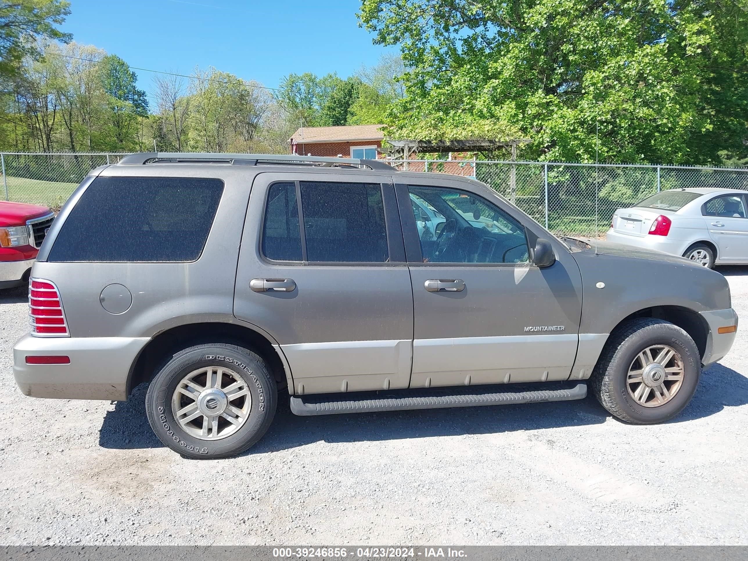 Photo 13 VIN: 4M2VUH6362VJ21945 - MERCURY MOUNTAINEER 