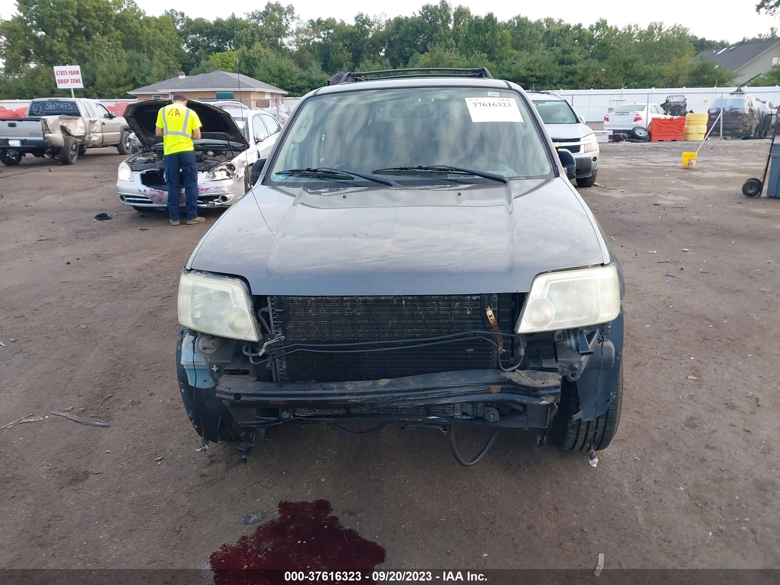 Photo 11 VIN: 4M2YU561X5DJ04817 - MERCURY MARINER 