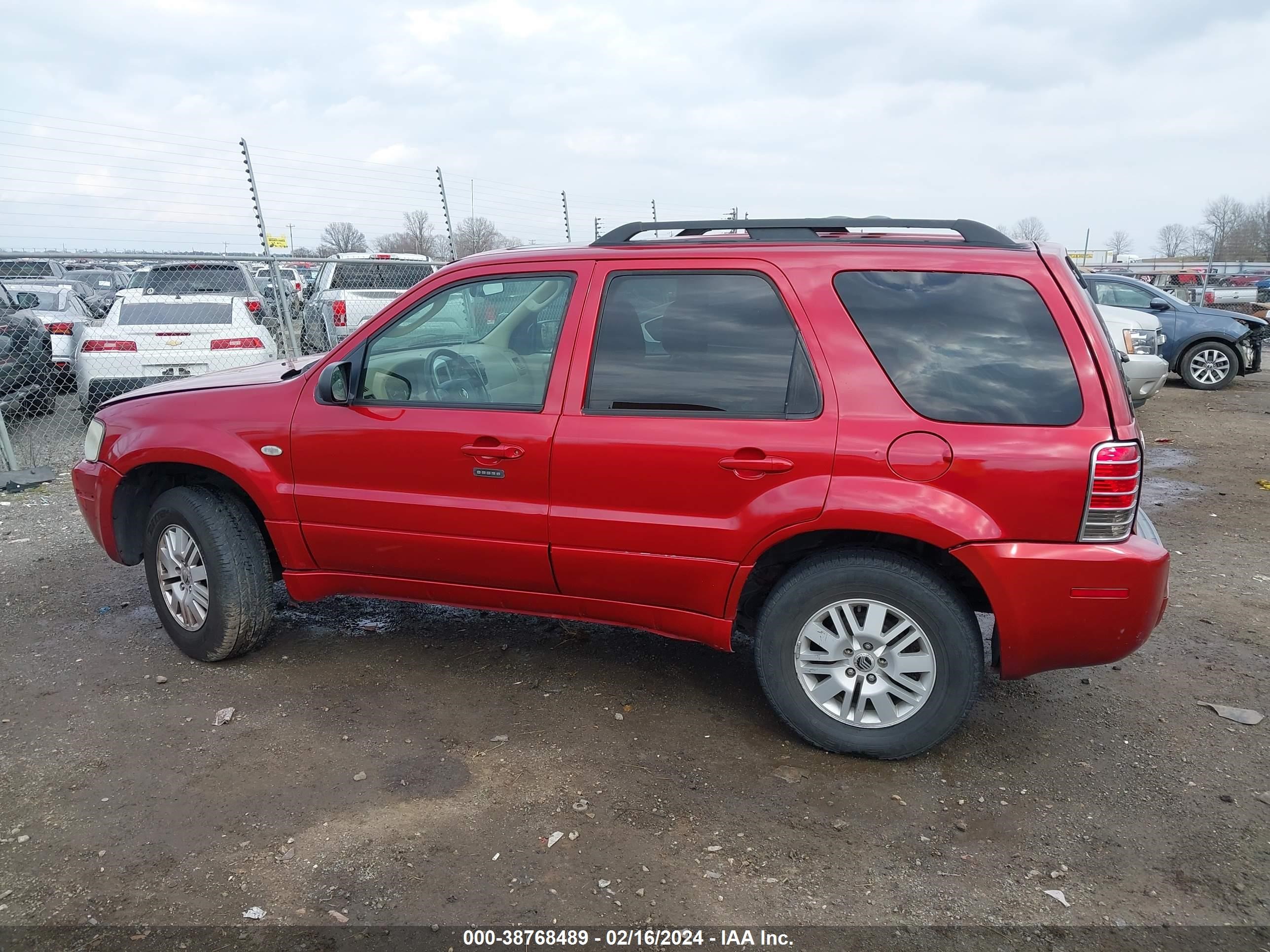 Photo 13 VIN: 4M2YU561X5DJ05899 - MERCURY MARINER 