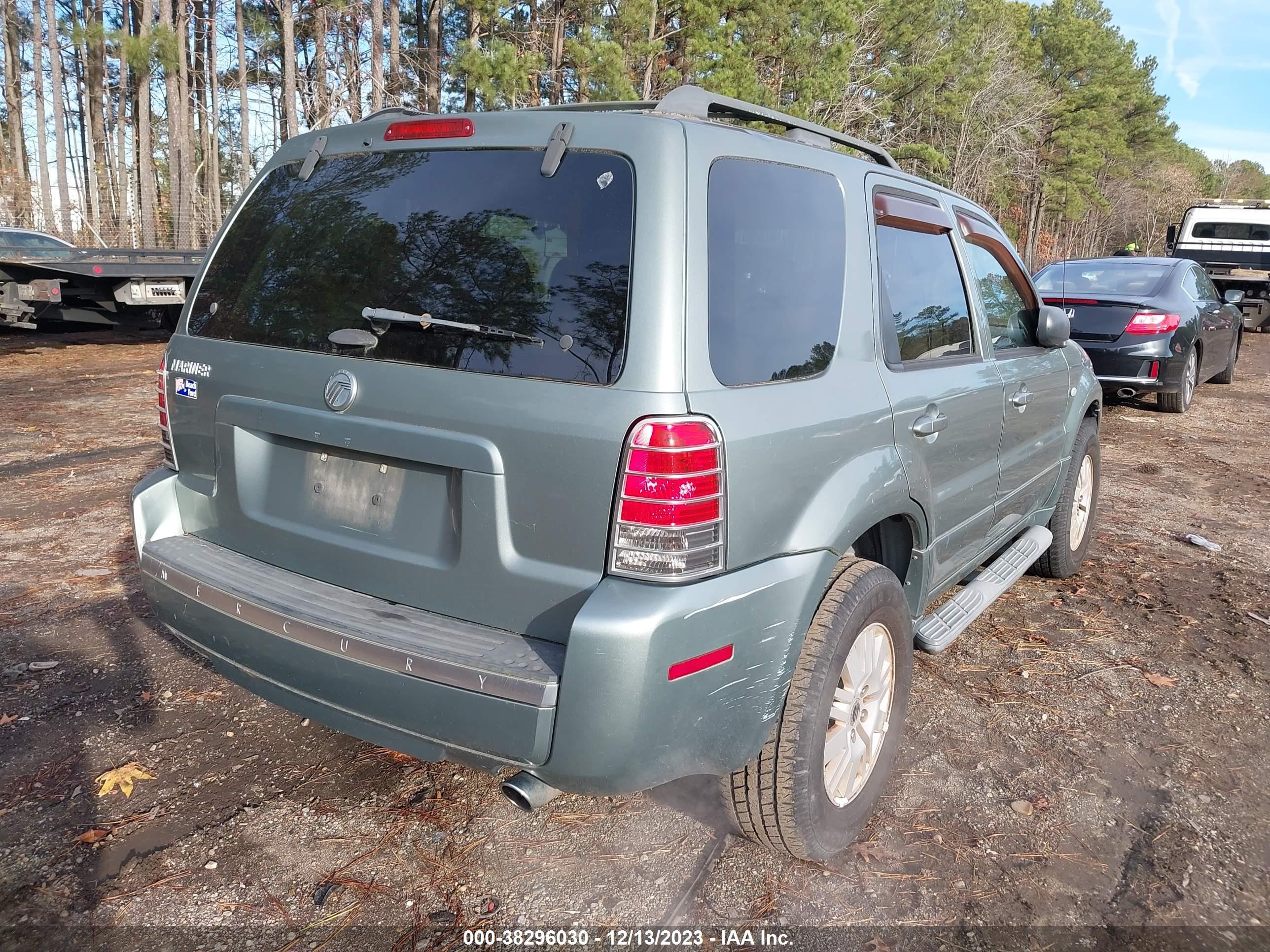 Photo 3 VIN: 4M2YU56Z76KJ12179 - MERCURY MARINER 