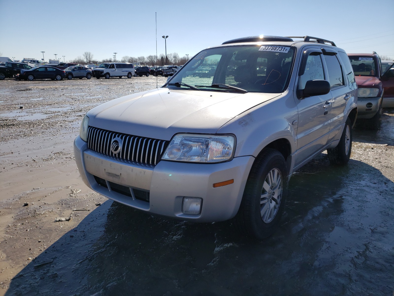 Photo 1 VIN: 4M2YU81167KJ20147 - MERCURY MARINER LU 