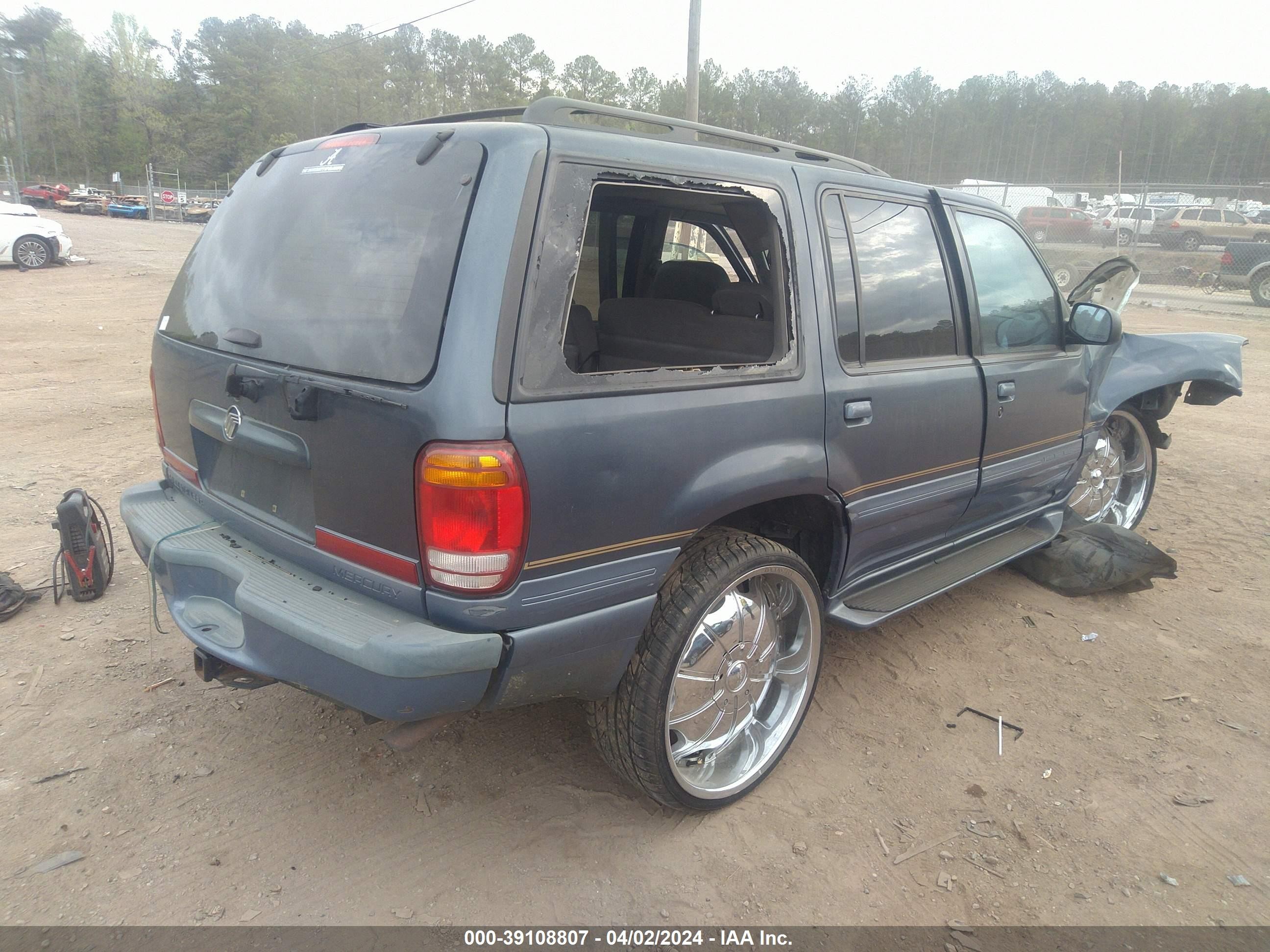 Photo 3 VIN: 4M2ZU52P3WUJ44740 - MERCURY MOUNTAINEER 