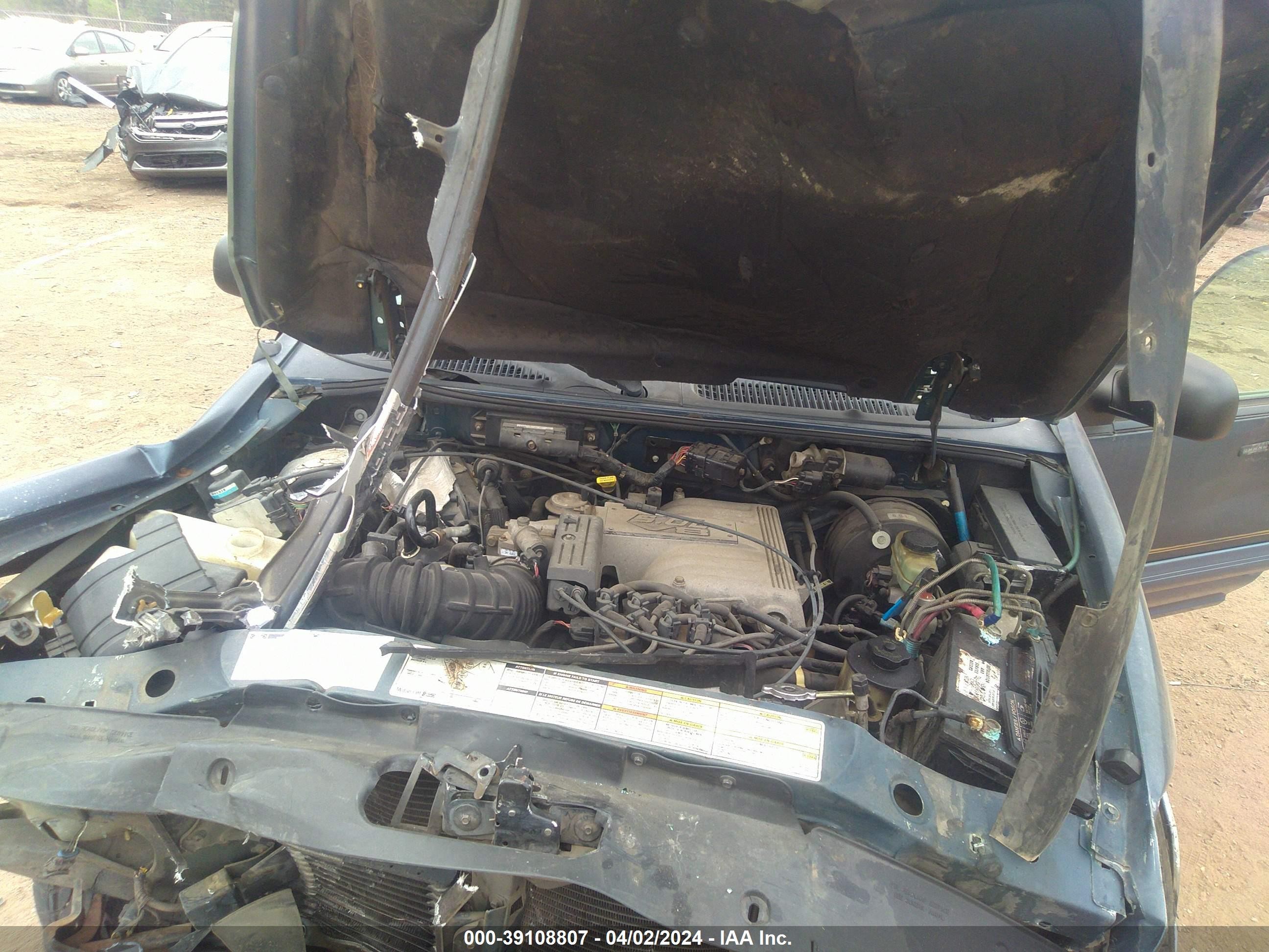 Photo 9 VIN: 4M2ZU52P3WUJ44740 - MERCURY MOUNTAINEER 