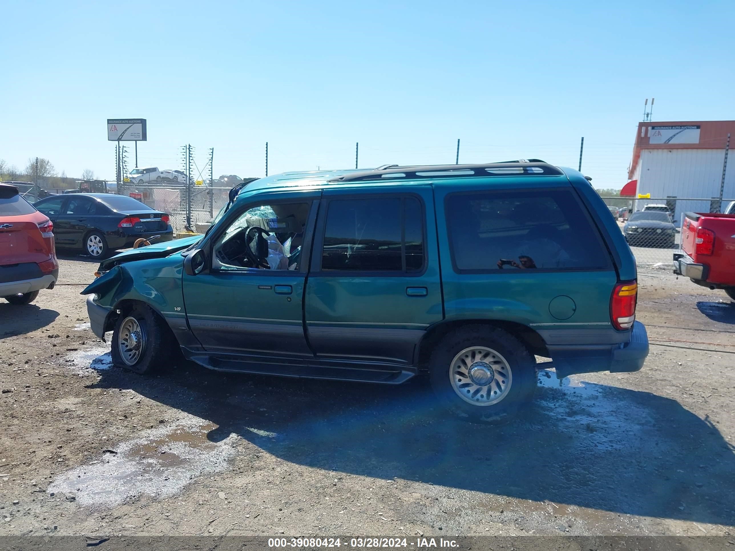 Photo 13 VIN: 4M2ZU52P9WUJ18224 - MERCURY MOUNTAINEER 