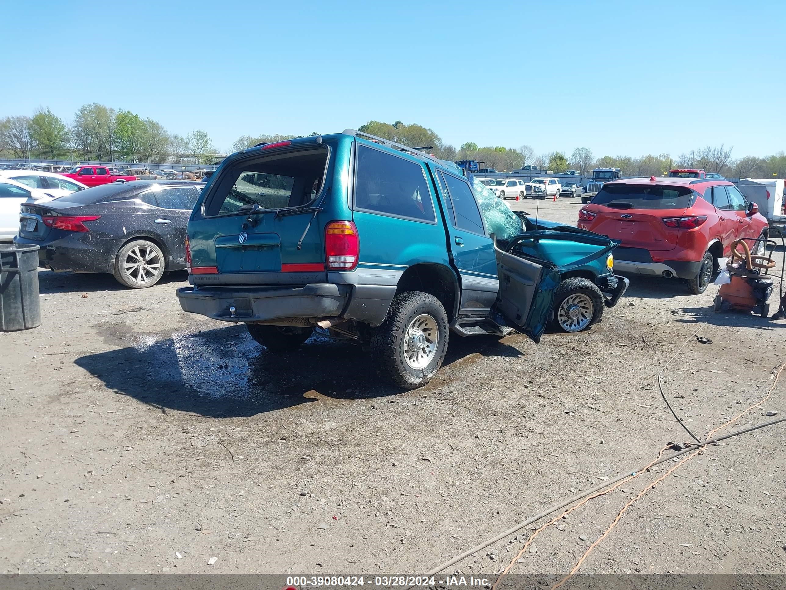 Photo 3 VIN: 4M2ZU52P9WUJ18224 - MERCURY MOUNTAINEER 