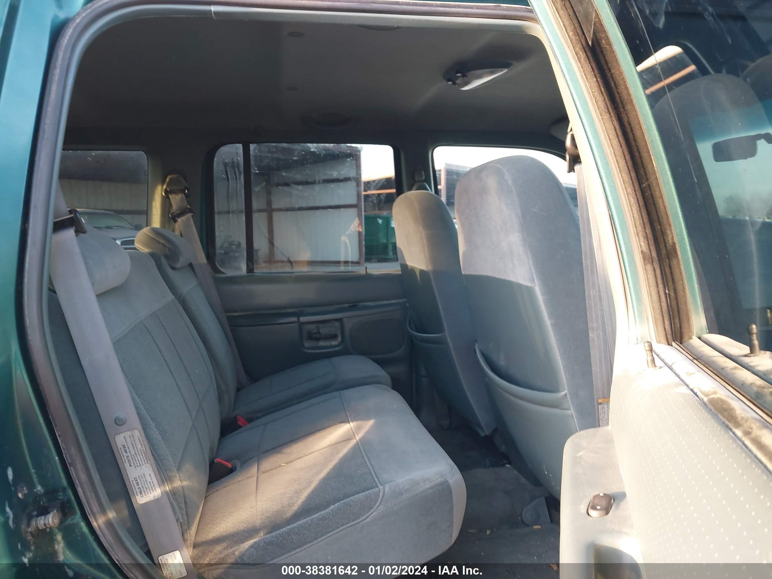 Photo 7 VIN: 4M2ZU55P1WUJ38415 - MERCURY MOUNTAINEER 