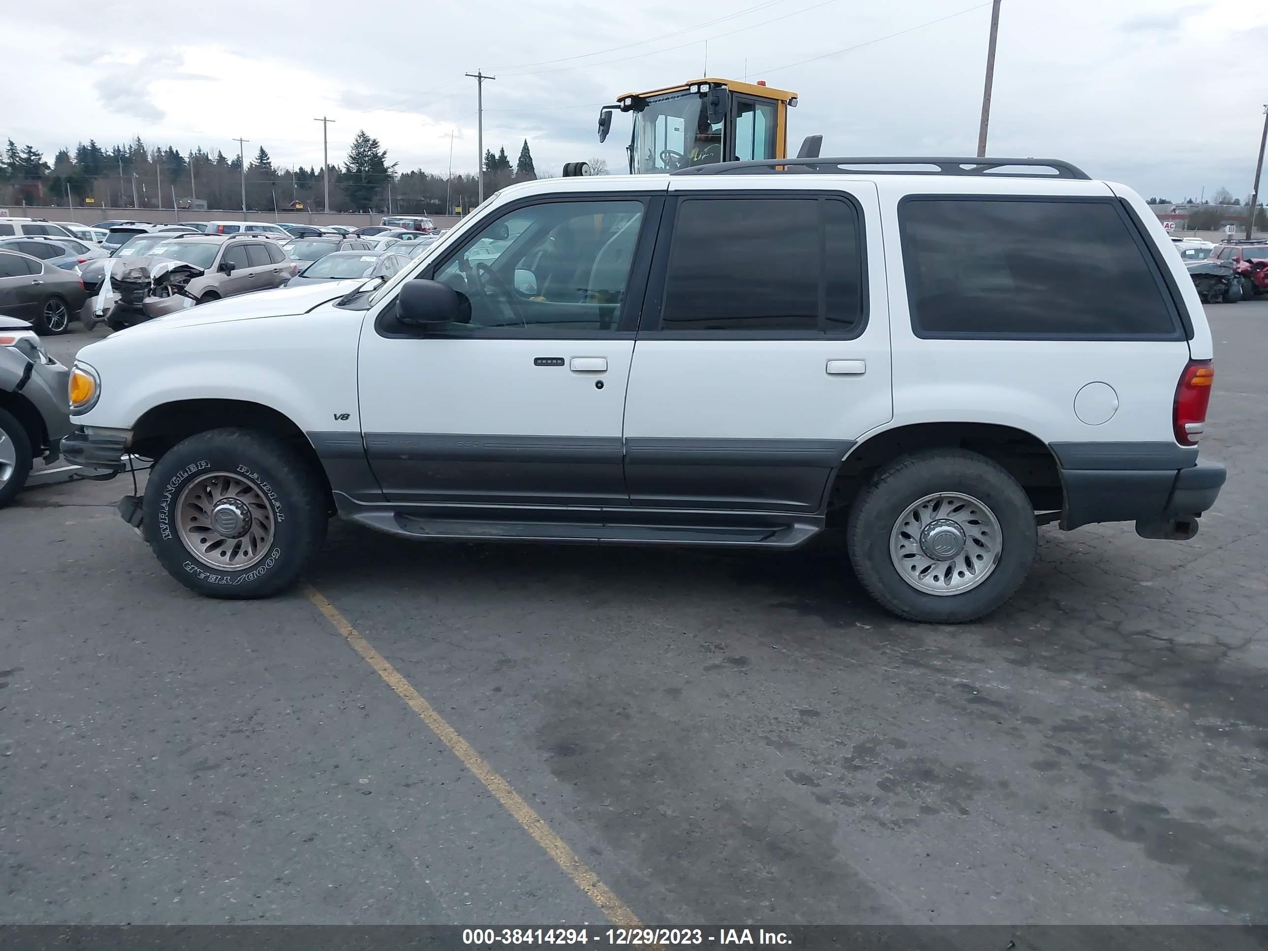 Photo 12 VIN: 4M2ZU55P2XUJ39882 - MERCURY MOUNTAINEER 