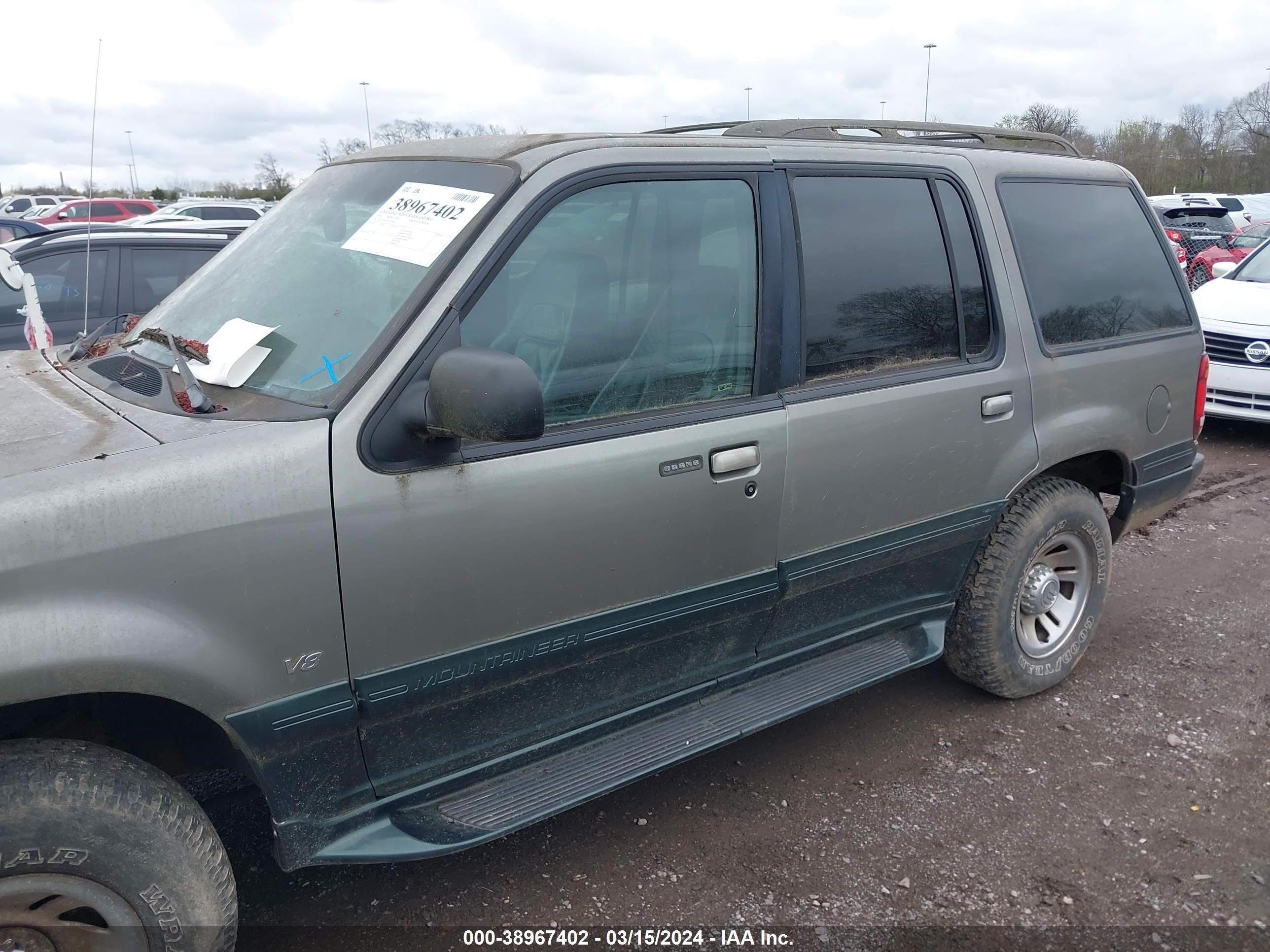 Photo 12 VIN: 4M2ZU55P4XUJ25062 - MERCURY MOUNTAINEER 