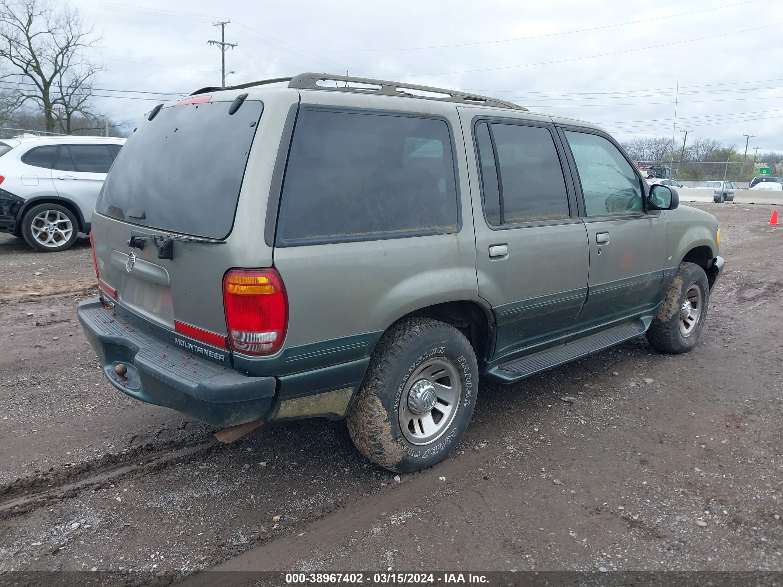 Photo 3 VIN: 4M2ZU55P4XUJ25062 - MERCURY MOUNTAINEER 