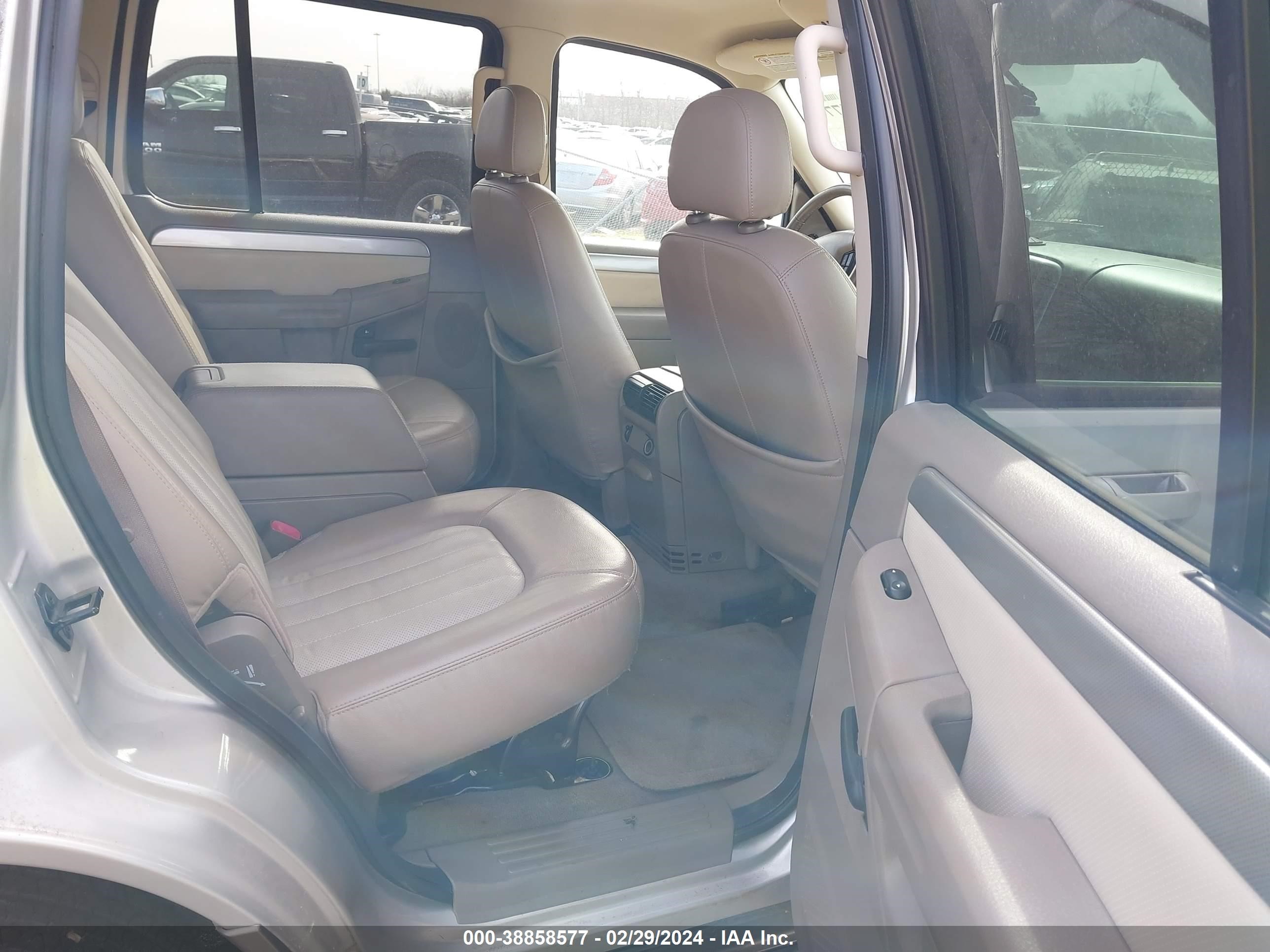 Photo 7 VIN: 4M2ZU66K64ZJ40816 - MERCURY MOUNTAINEER 