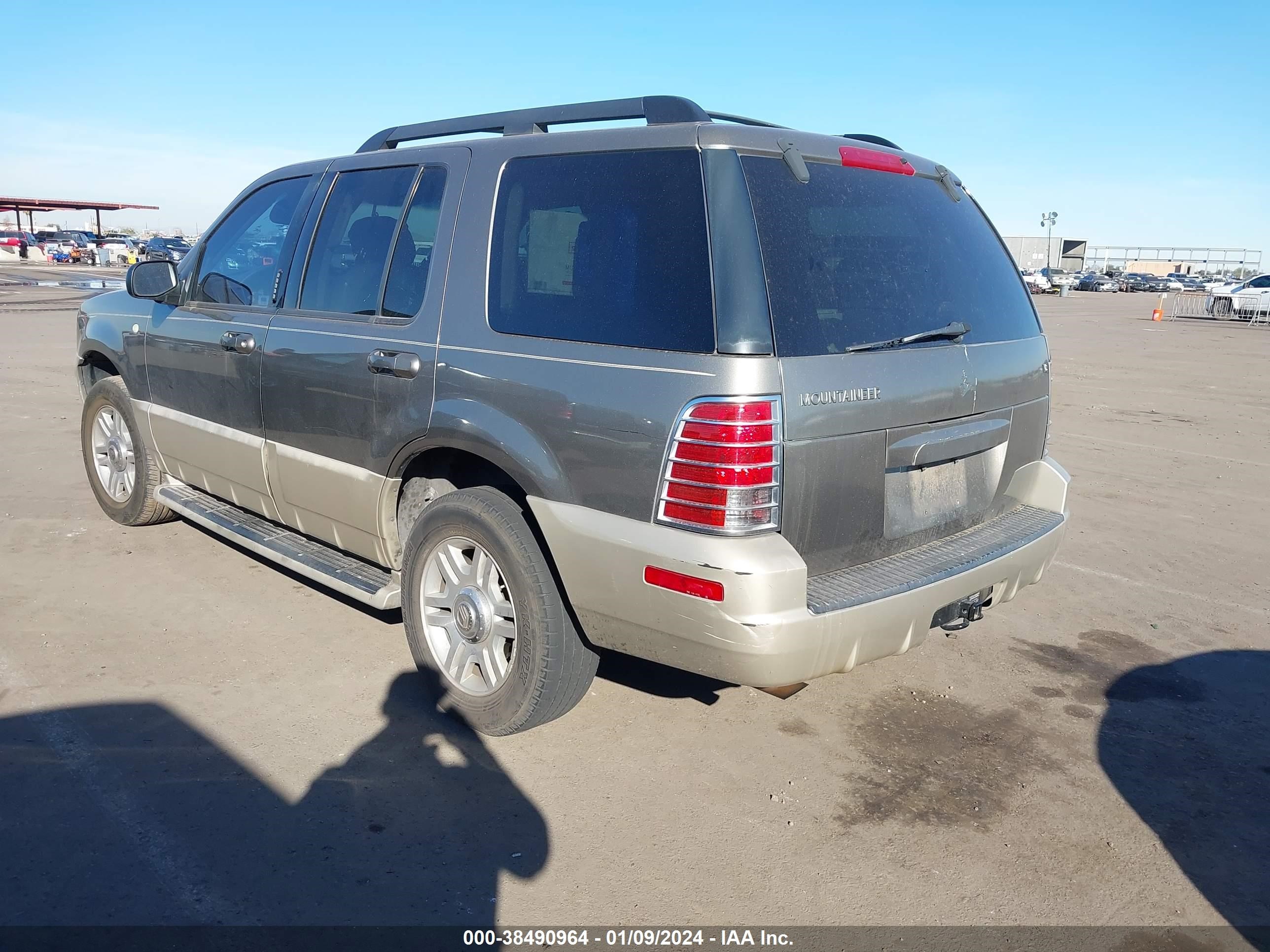 Photo 2 VIN: 4M2ZU66WX5ZJ00808 - MERCURY MOUNTAINEER 