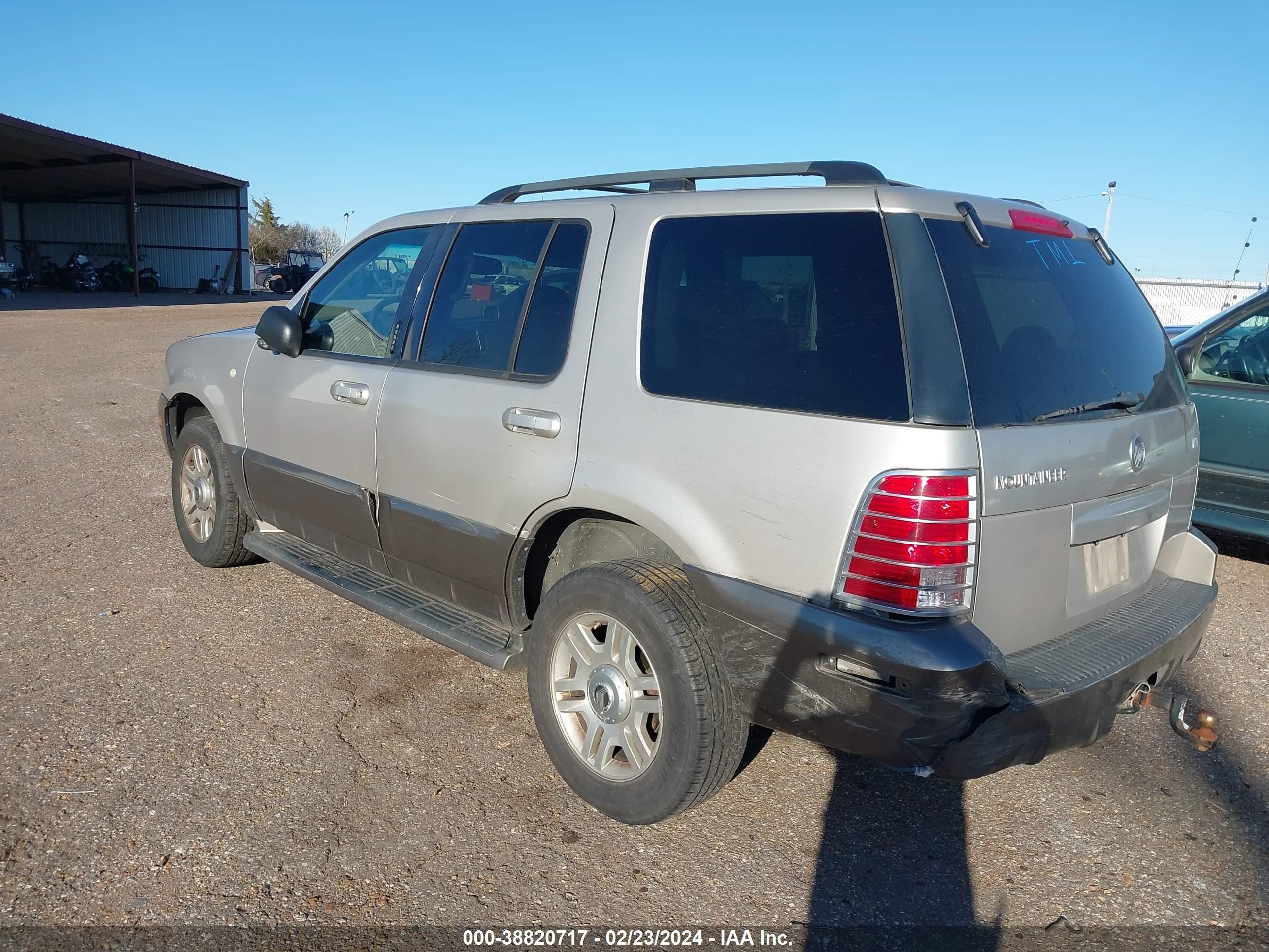 Photo 2 VIN: 4M2ZU86KX4ZJ42497 - MERCURY MOUNTAINEER 