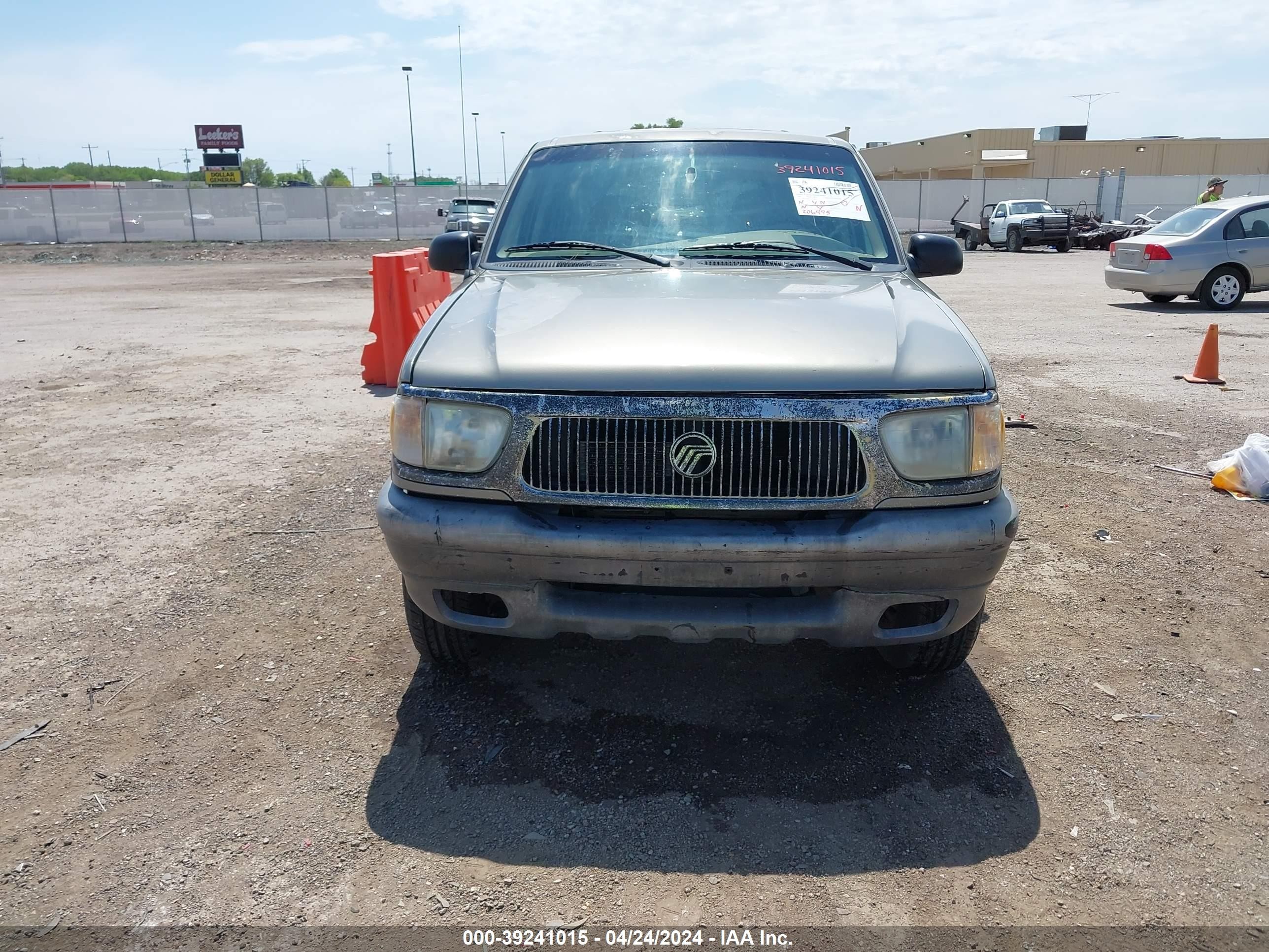 Photo 11 VIN: 4M2ZU86P4YUJ29551 - MERCURY MOUNTAINEER 