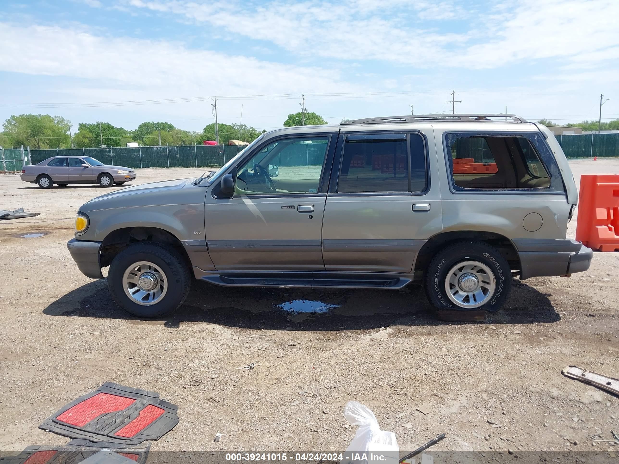 Photo 13 VIN: 4M2ZU86P4YUJ29551 - MERCURY MOUNTAINEER 