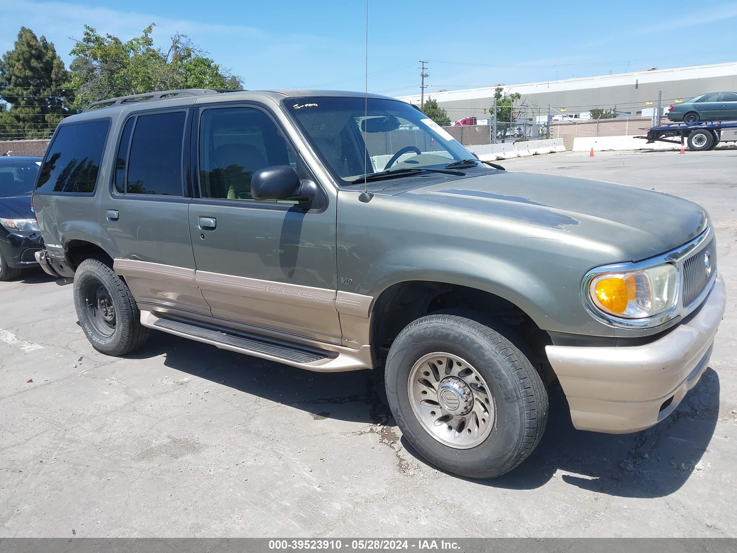 Photo 0 VIN: 4M2ZU86P7YUJ43248 - MERCURY MOUNTAINEER 