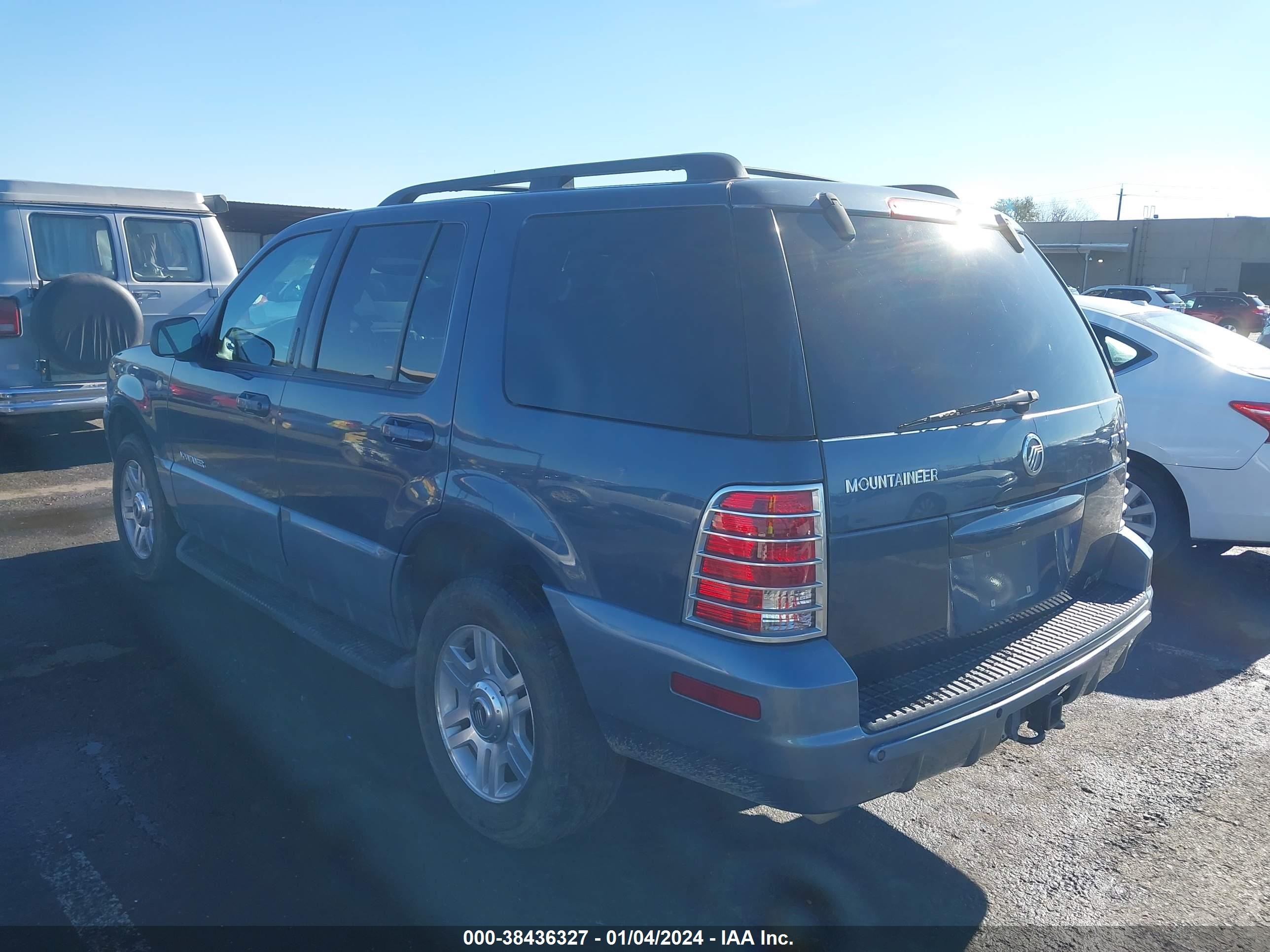 Photo 2 VIN: 4M2ZU86W32UJ33623 - MERCURY MOUNTAINEER 