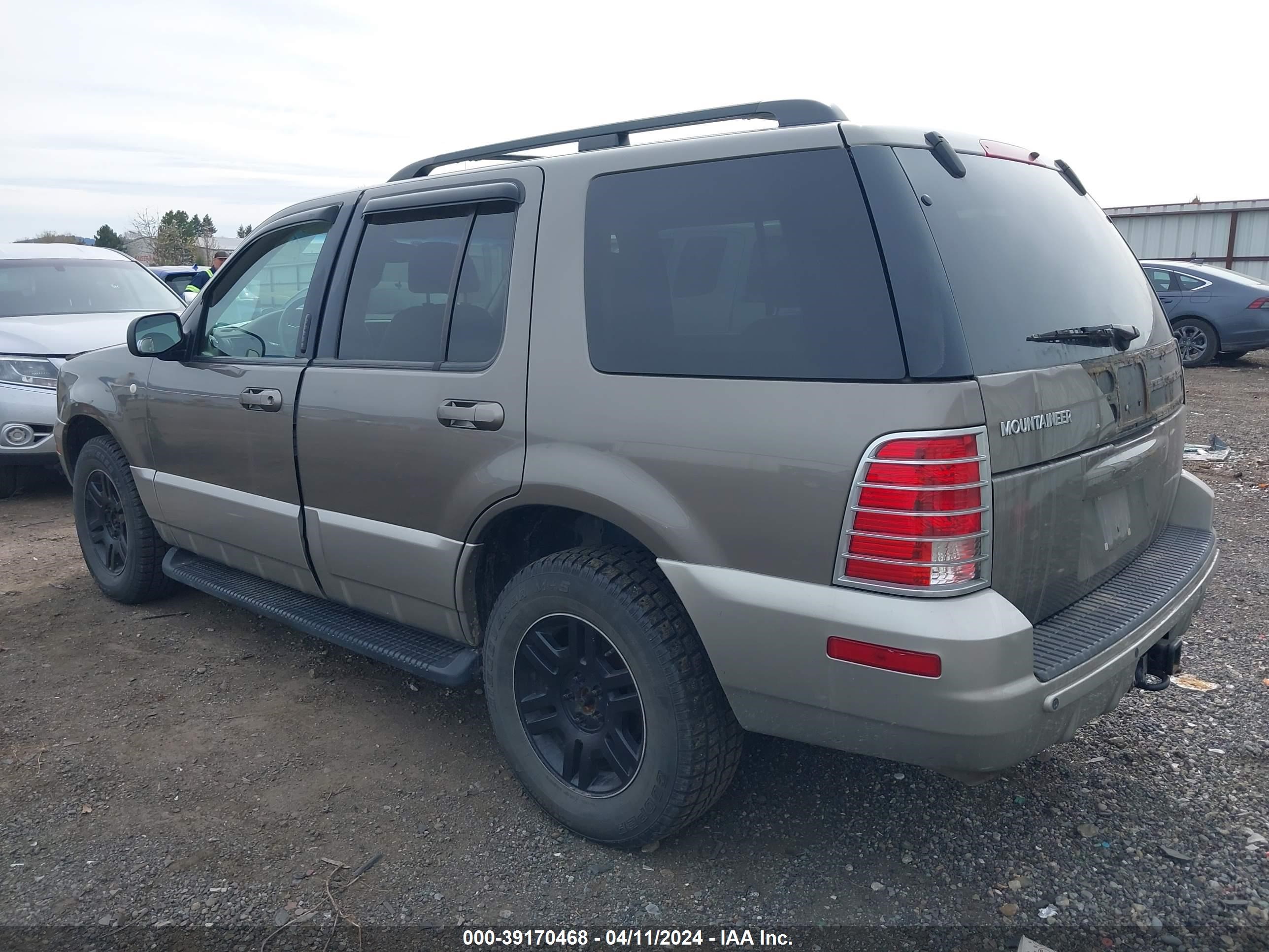 Photo 2 VIN: 4M2ZU86W92ZJ31104 - MERCURY MOUNTAINEER 