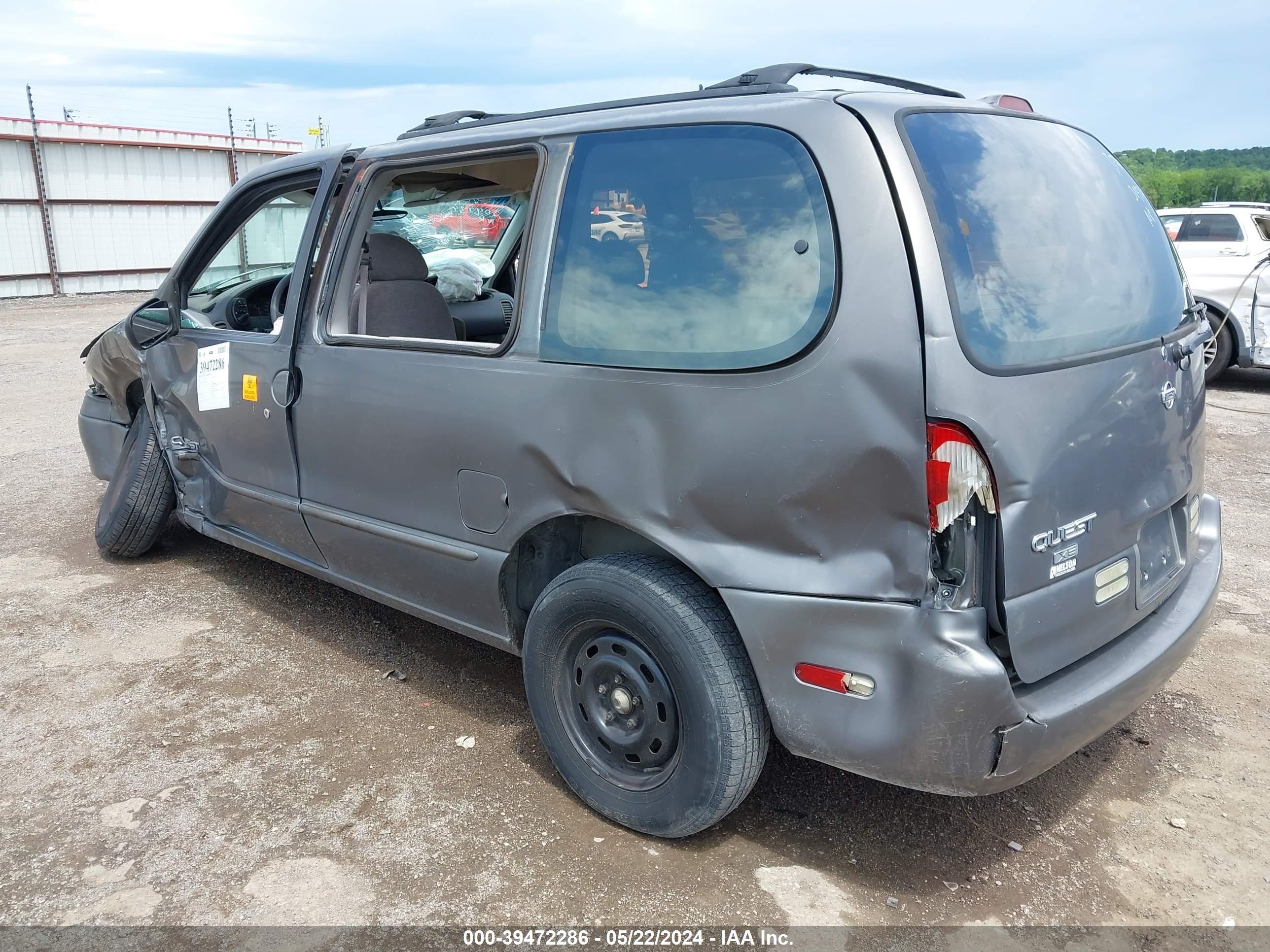 Photo 2 VIN: 4N2DN1111VD830516 - NISSAN QUEST 