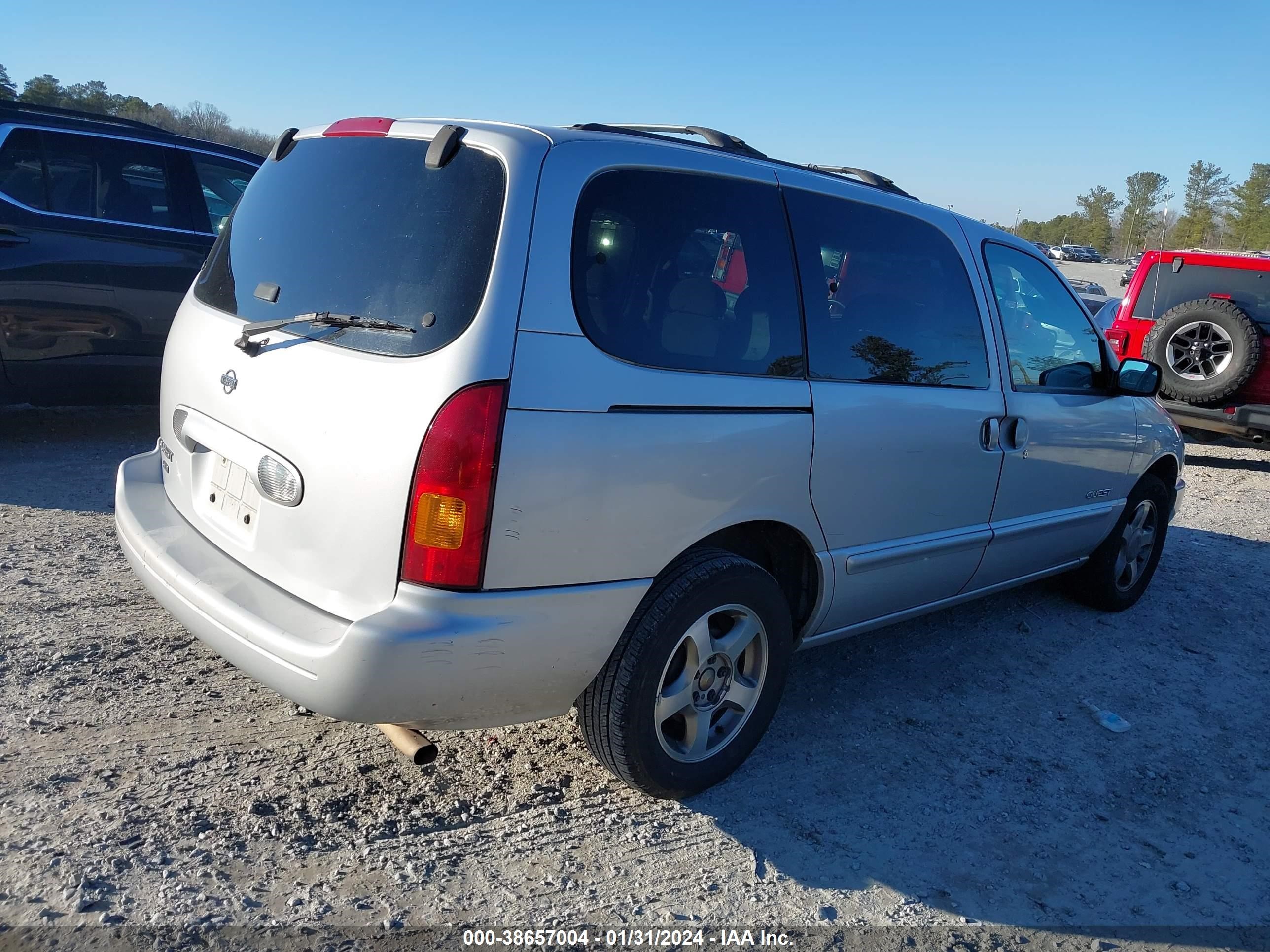 Photo 3 VIN: 4N2XN11T2YD804221 - NISSAN QUEST 