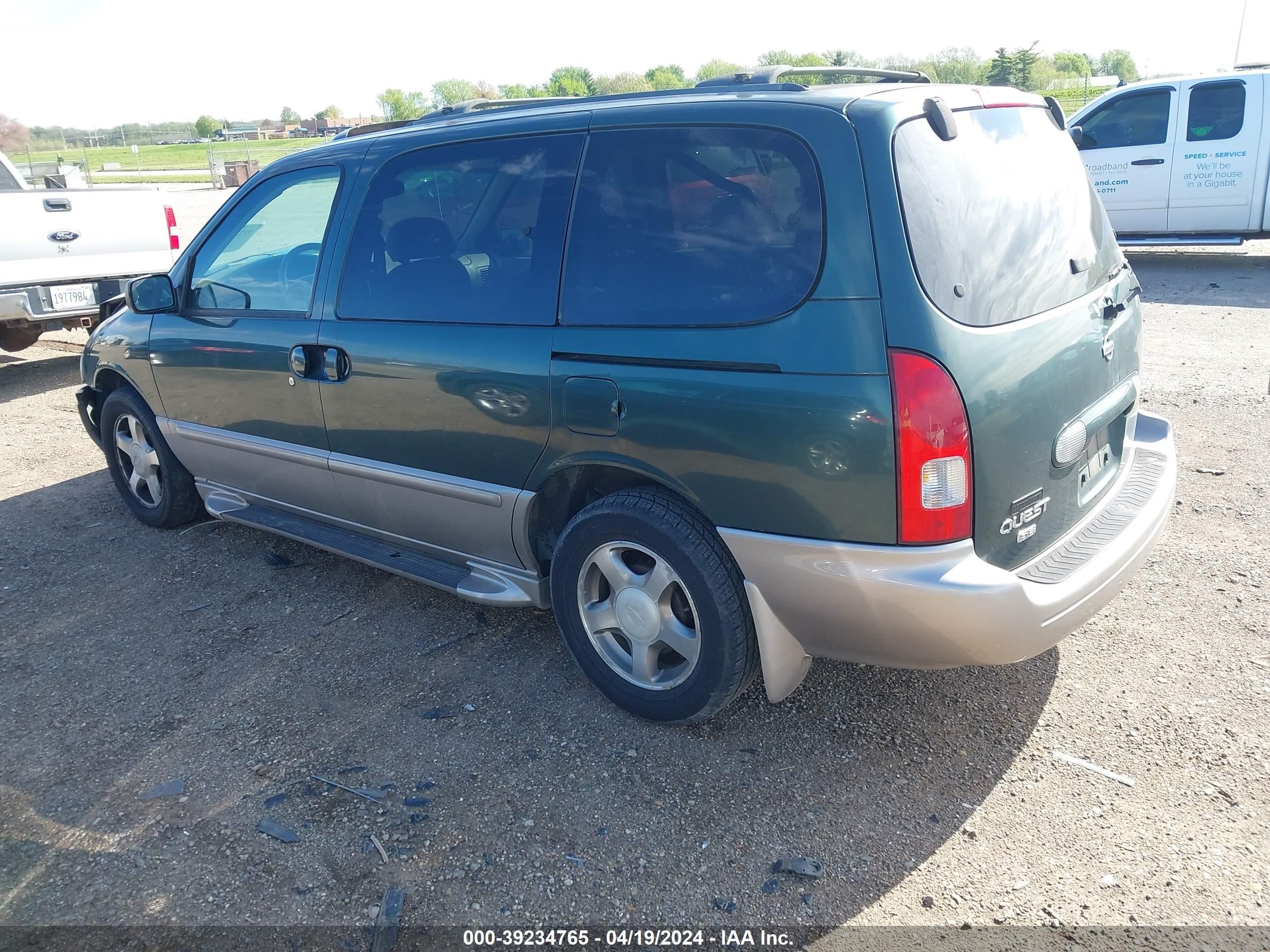 Photo 2 VIN: 4N2ZN16T52D813939 - NISSAN QUEST 