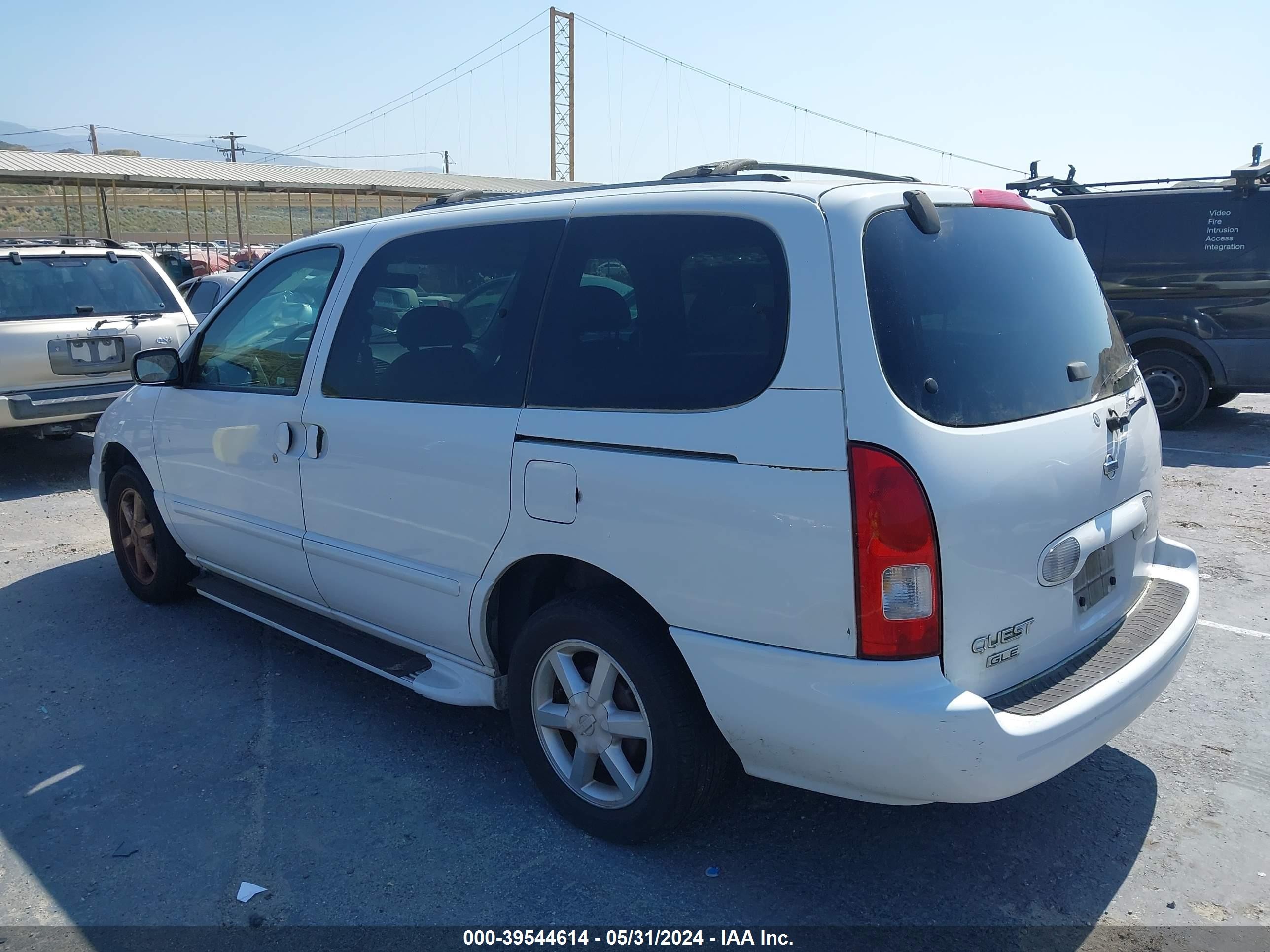 Photo 2 VIN: 4N2ZN17T31D813998 - NISSAN QUEST 