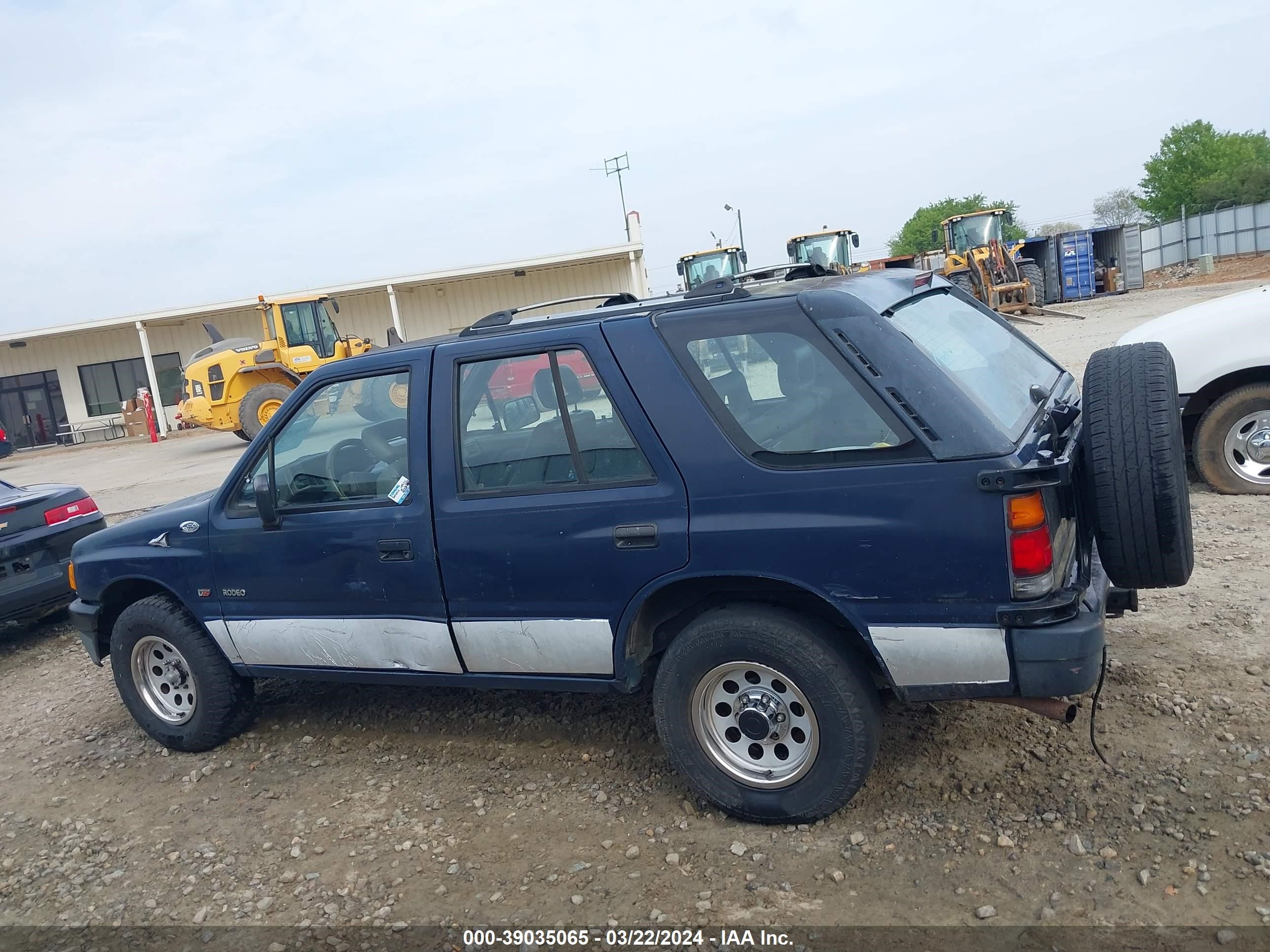 Photo 13 VIN: 4S2CG58V6P4320050 - ISUZU RODEO 